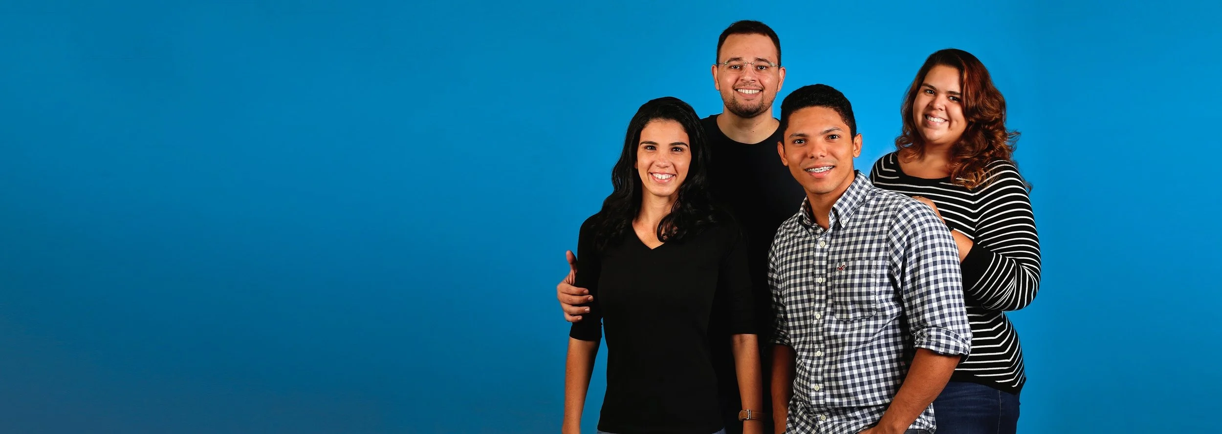 family-teens-blue-gustavo-alves-YOXSC4zRcxw-unsplash-CROPPED.jpeg