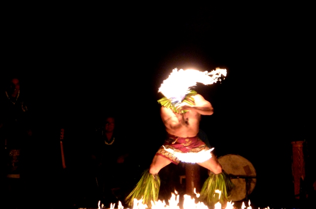 Grand-Hyatt-Kauai-Luau-Show-2.jpg