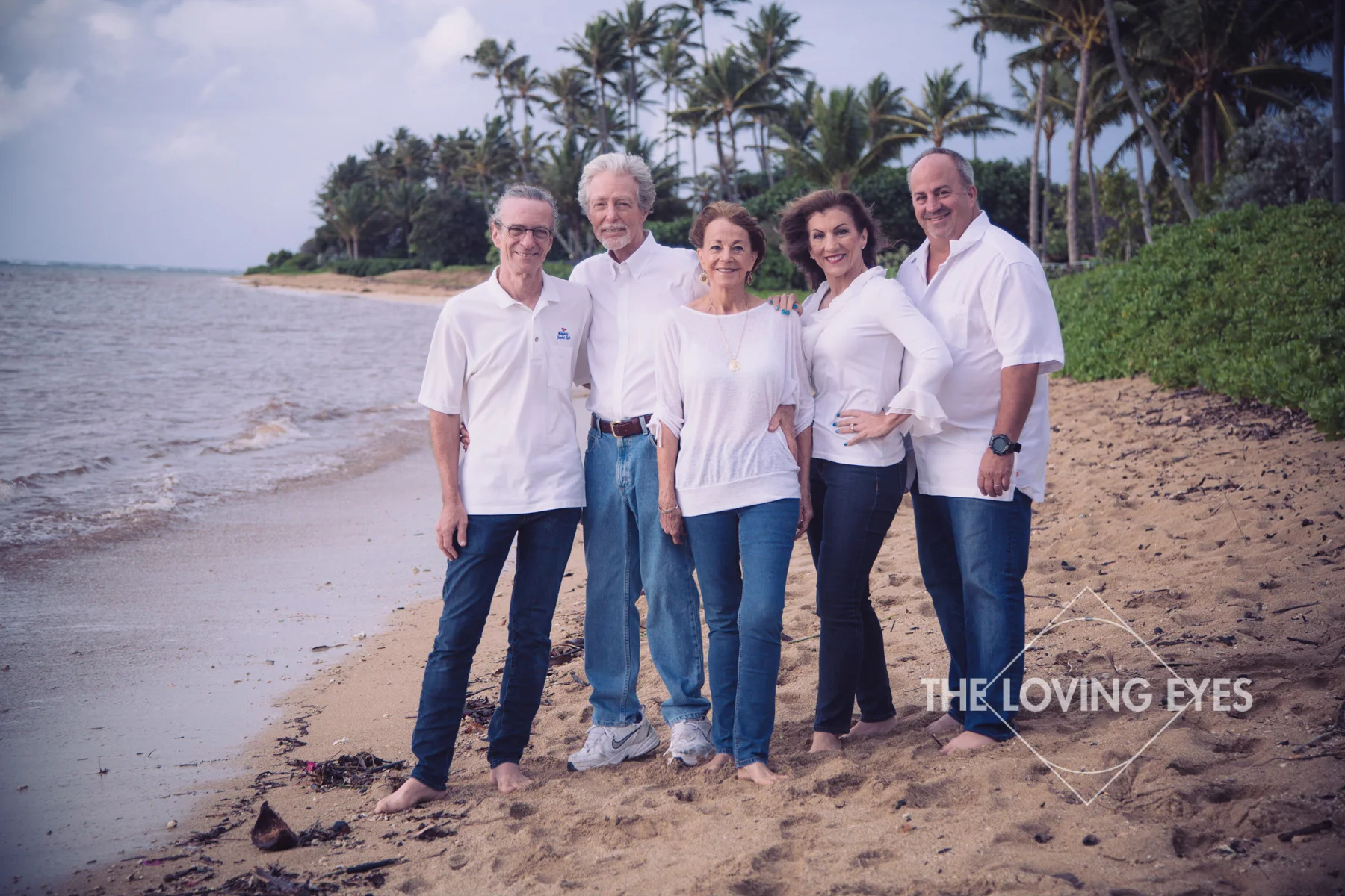 Family reunion on the beach in Hawaii