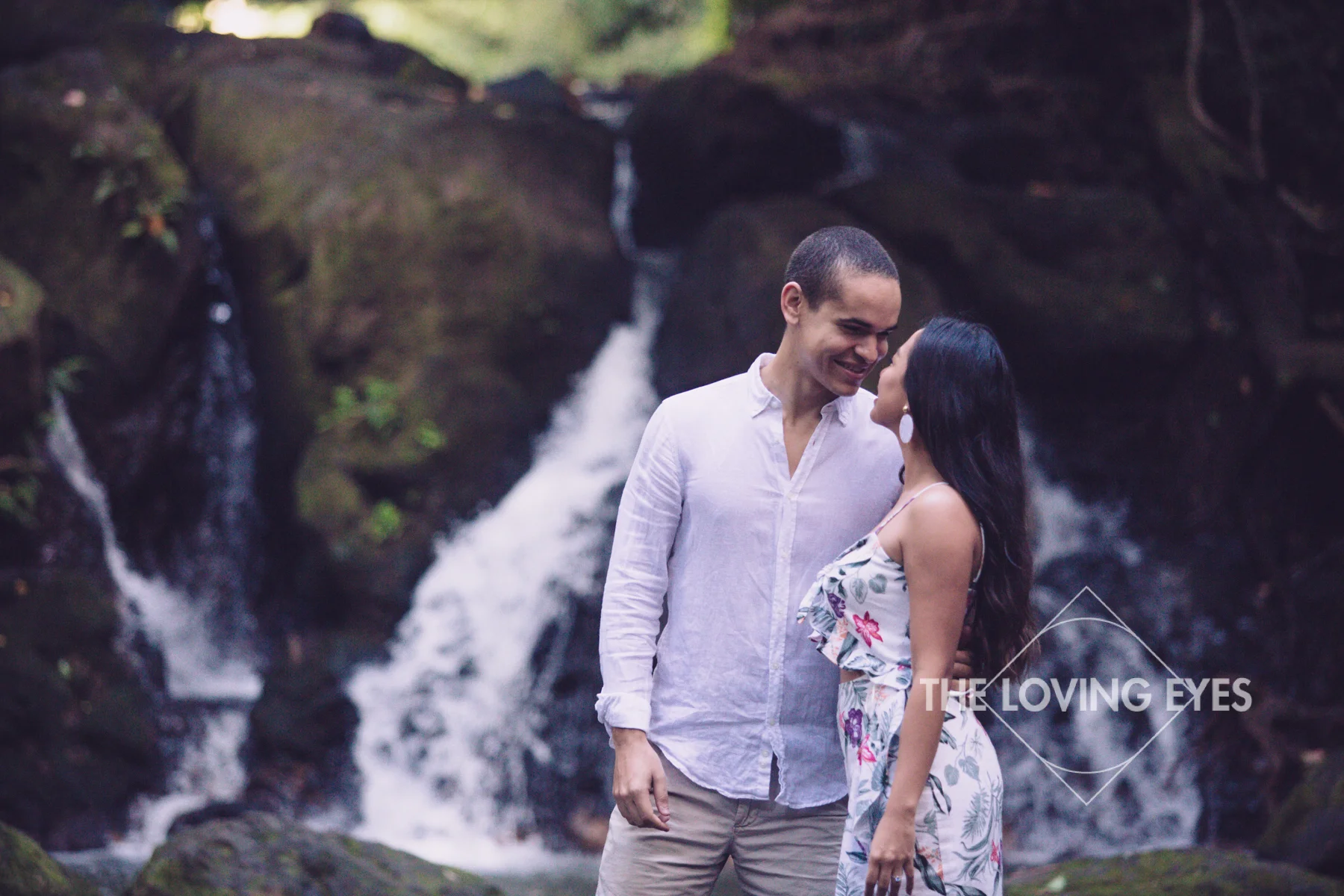 Engagement photos in a waterfall in Hawaii