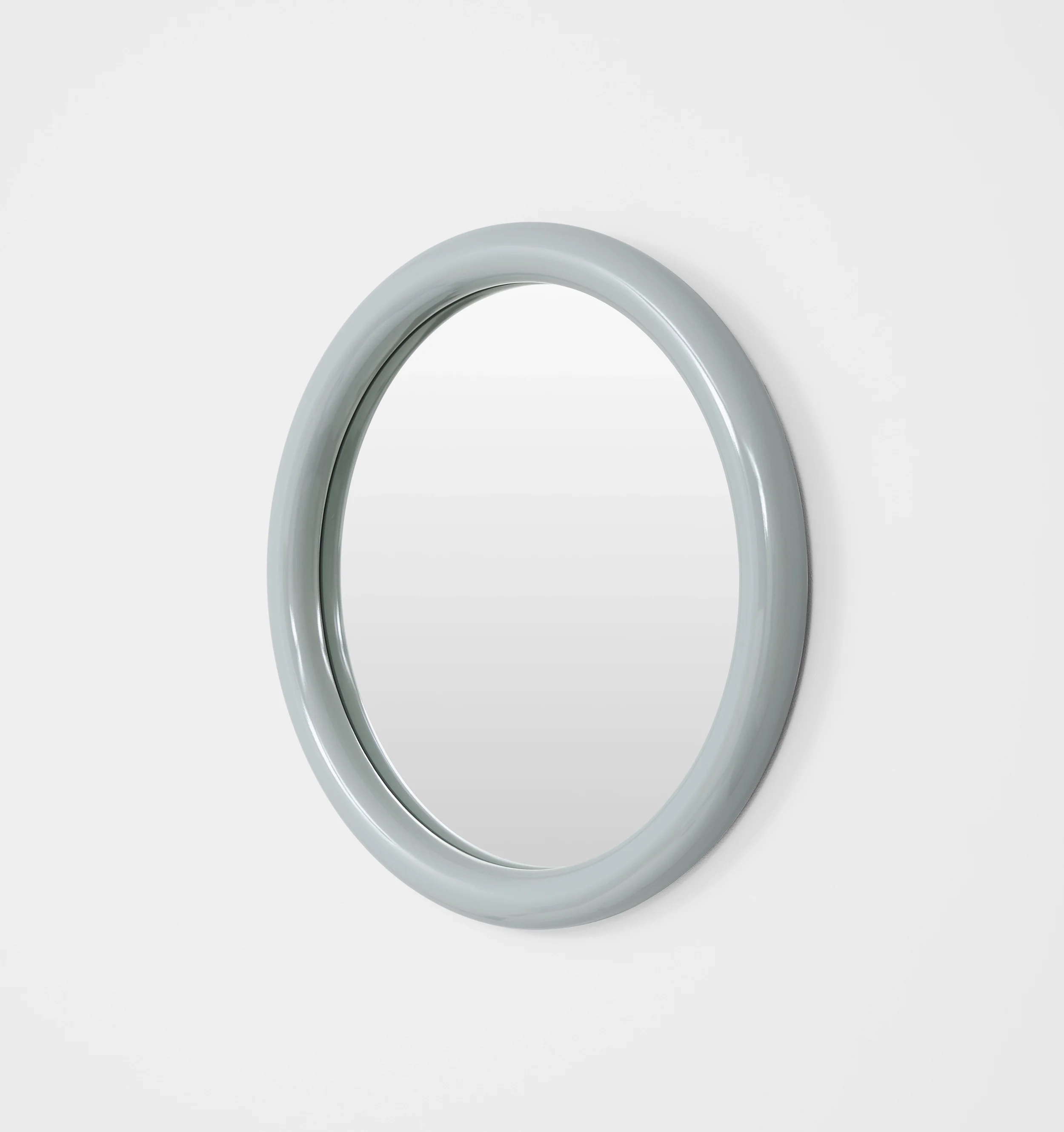 GERTRUDE_ROUND_GLOSS_DUSTY_BLUE_MIRROR_60X60_MFGERG6DB_SIDE.webp