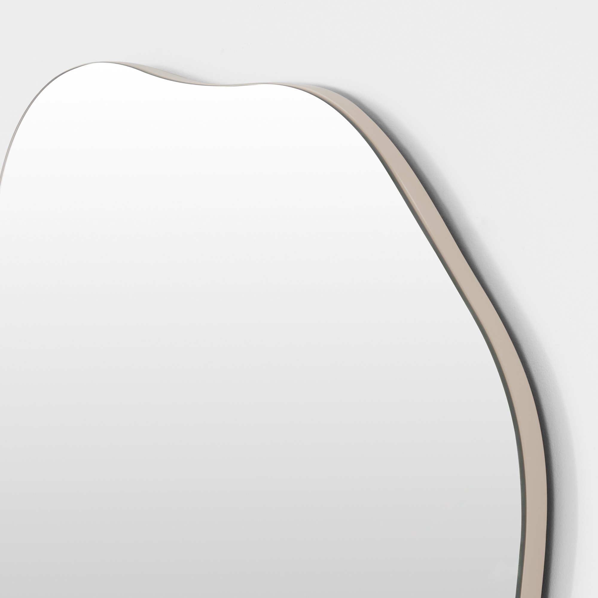 ROCKPOOL_MIRROR_75X90_SAND_MFROCK90S_CORNER.jpg