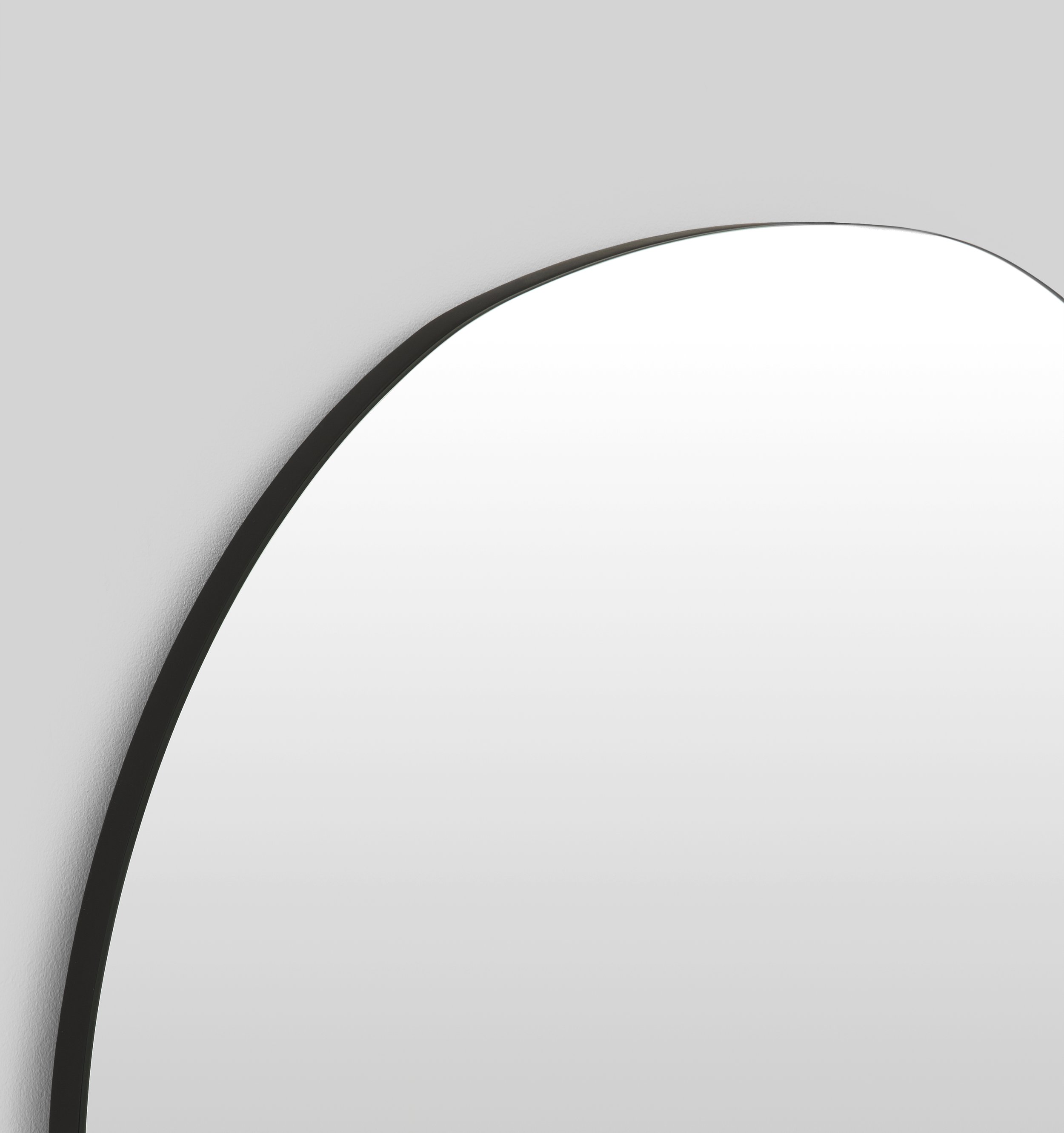 MILLER_POOL_MIRROR_70_X_85_CM_BLACK_MFMILP78B_CORNER.jpg