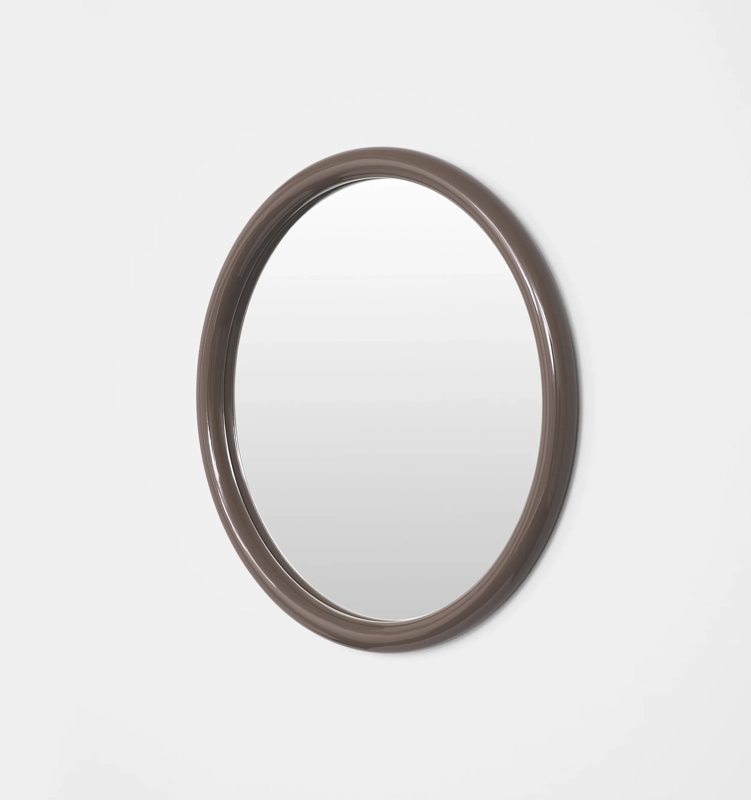 GERTRUDE_ROUND_GLOSS_COCOA_MIRROR_80X80_MFGERG8CA_SIDE.webp