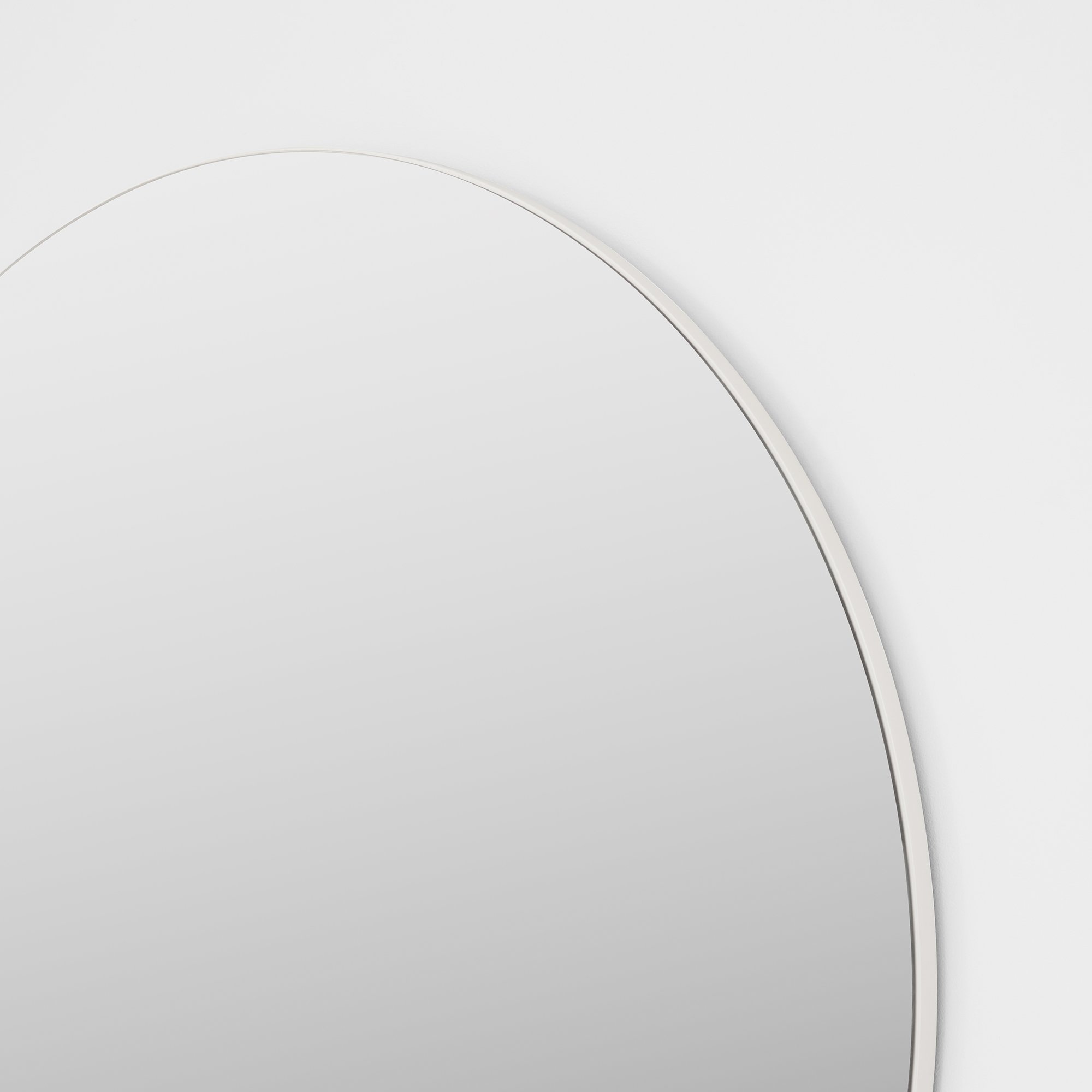 MILLER_ROUND_MIRROR_95X95_CM_BRIGHT_WHITE_MFMILR95W_CORNER.jpg