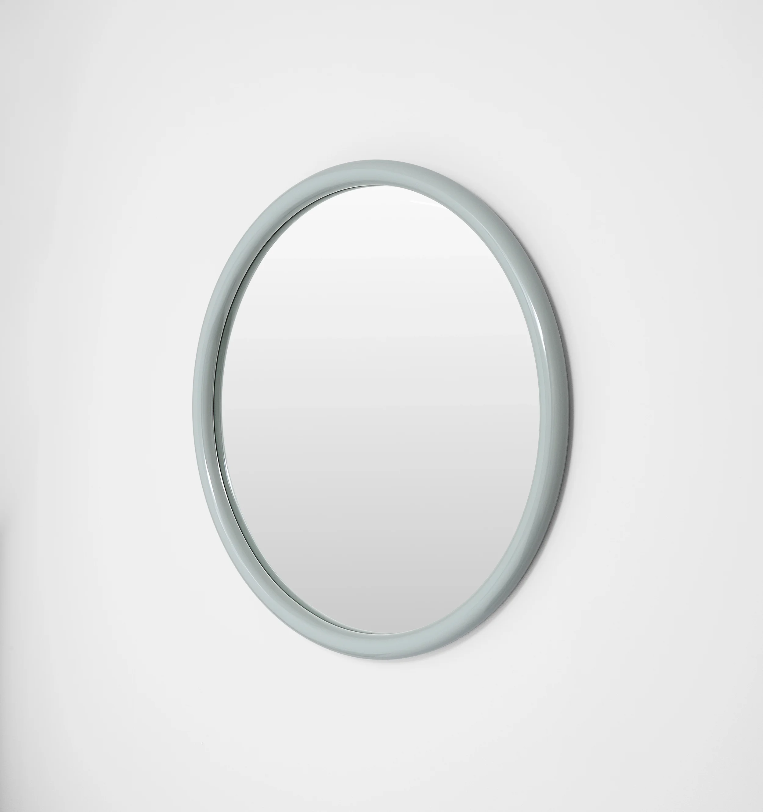GERTRUDE_ROUND_GLOSS_DUSTY_BLUE_MIRROR_100X100_MFGERG1DB_SIDE.webp
