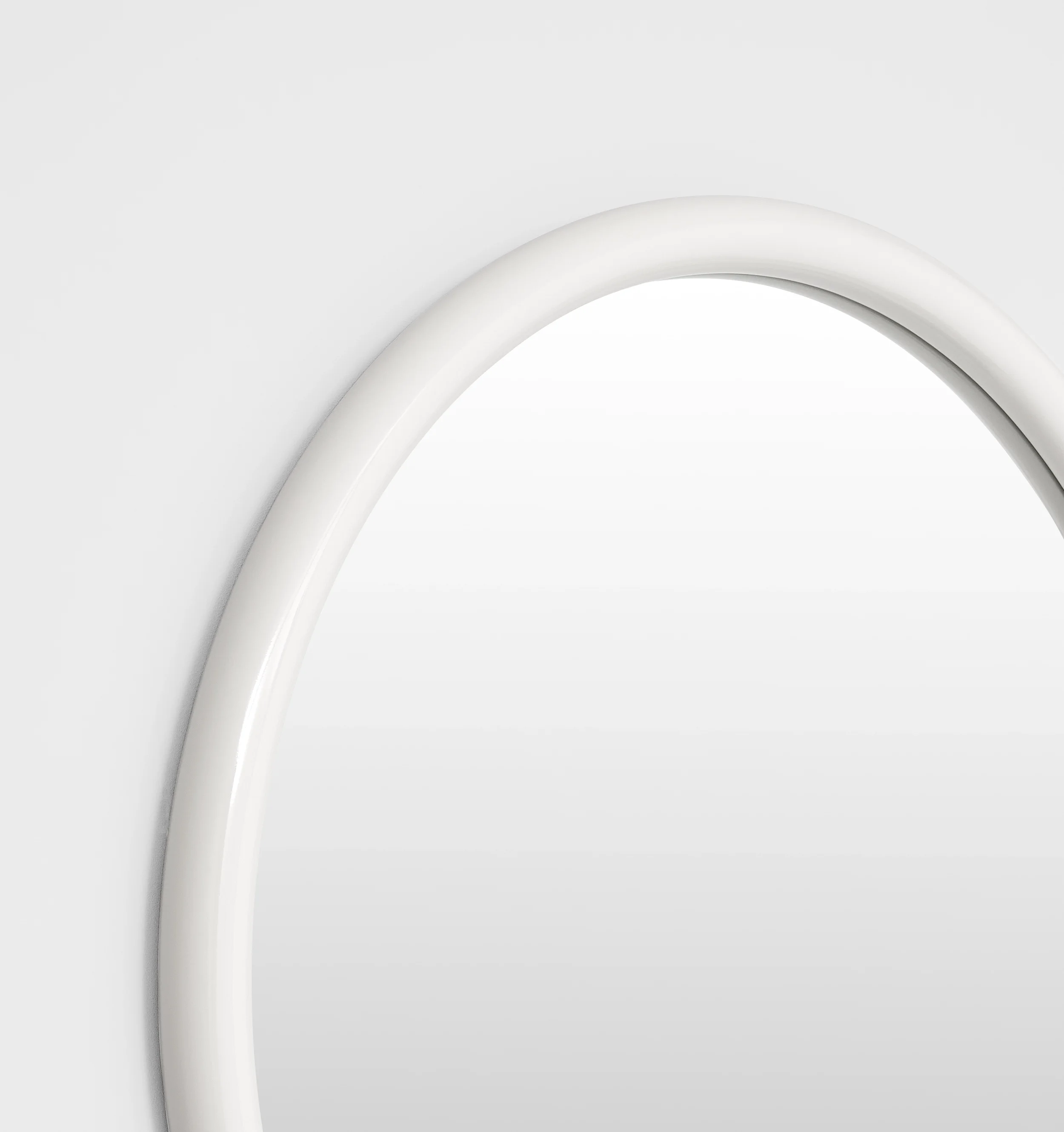GERTRUDE_ROUND_GLOSS_COTTON_MIRROR_100X100_MFGERG1CN_CORNER.webp