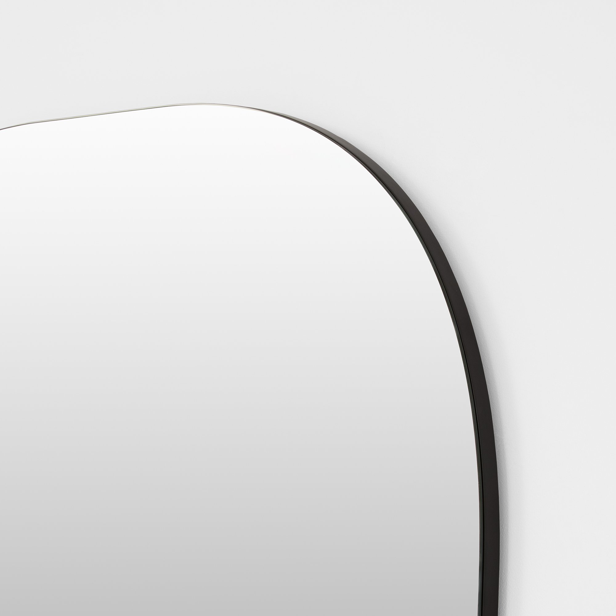 MILLER_SQUARE_BLACK_MIRROR_80_X_80_MFMILS80B_CORNER.jpg