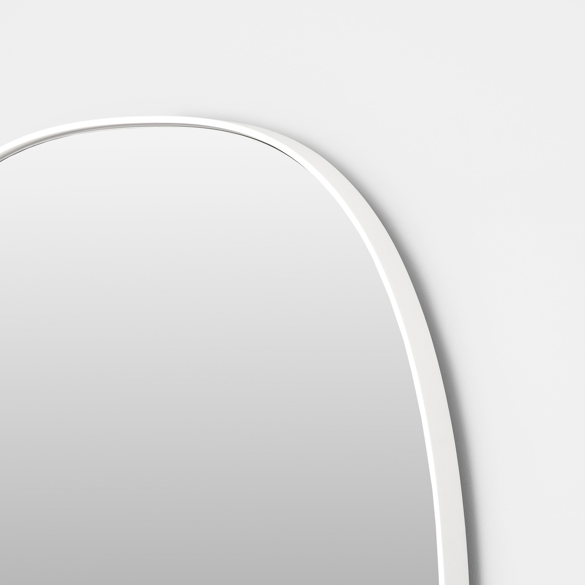 EBB_BRIGHT_WHITE_MIRROR_60X115_CORNER.jpg
