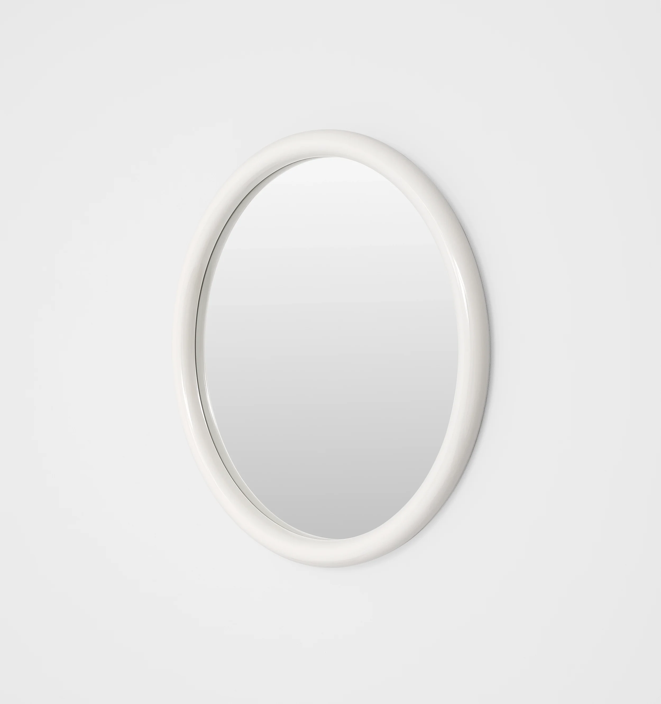 GERTRUDE_ROUND_GLOSS_COTTON_MIRROR_80X80_MFGERG8CN_SIDE.webp