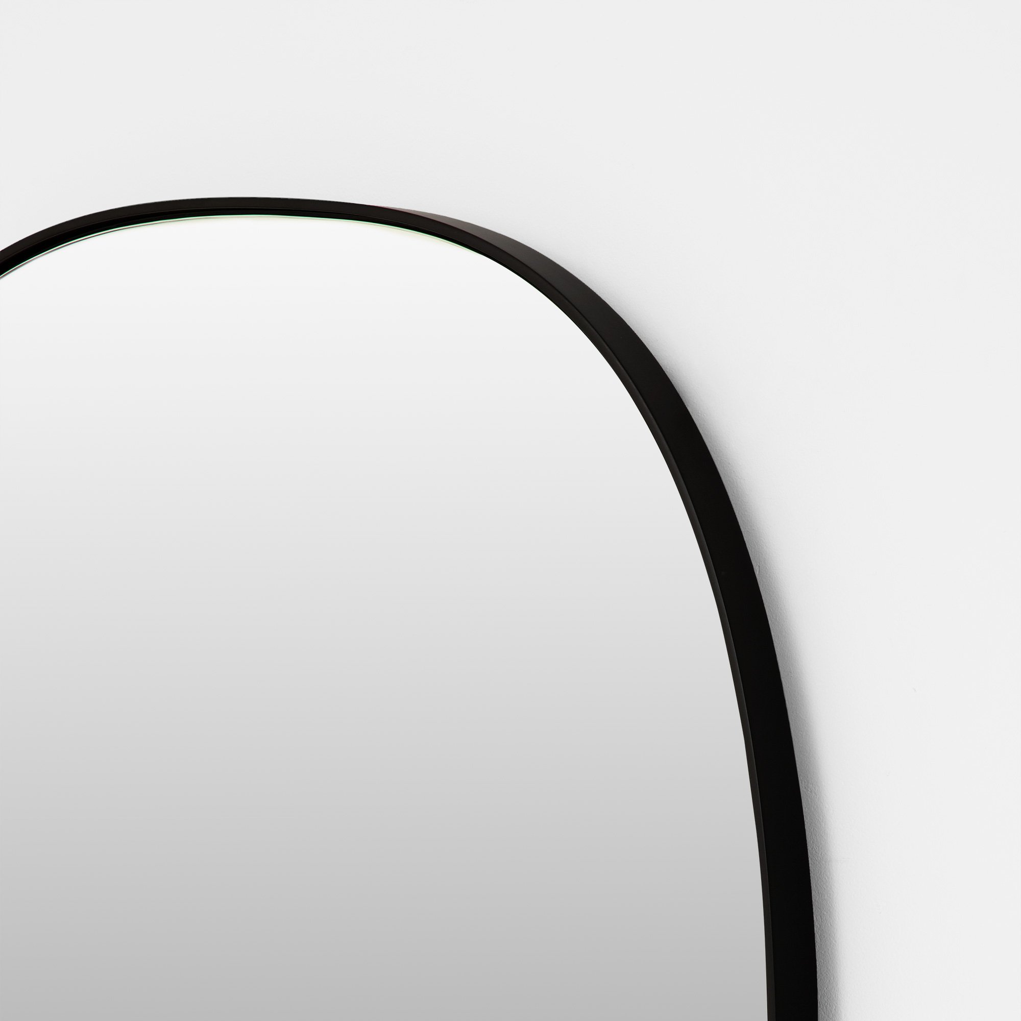EBB_BLACK_MIRROR_60X115_CORNER.jpg