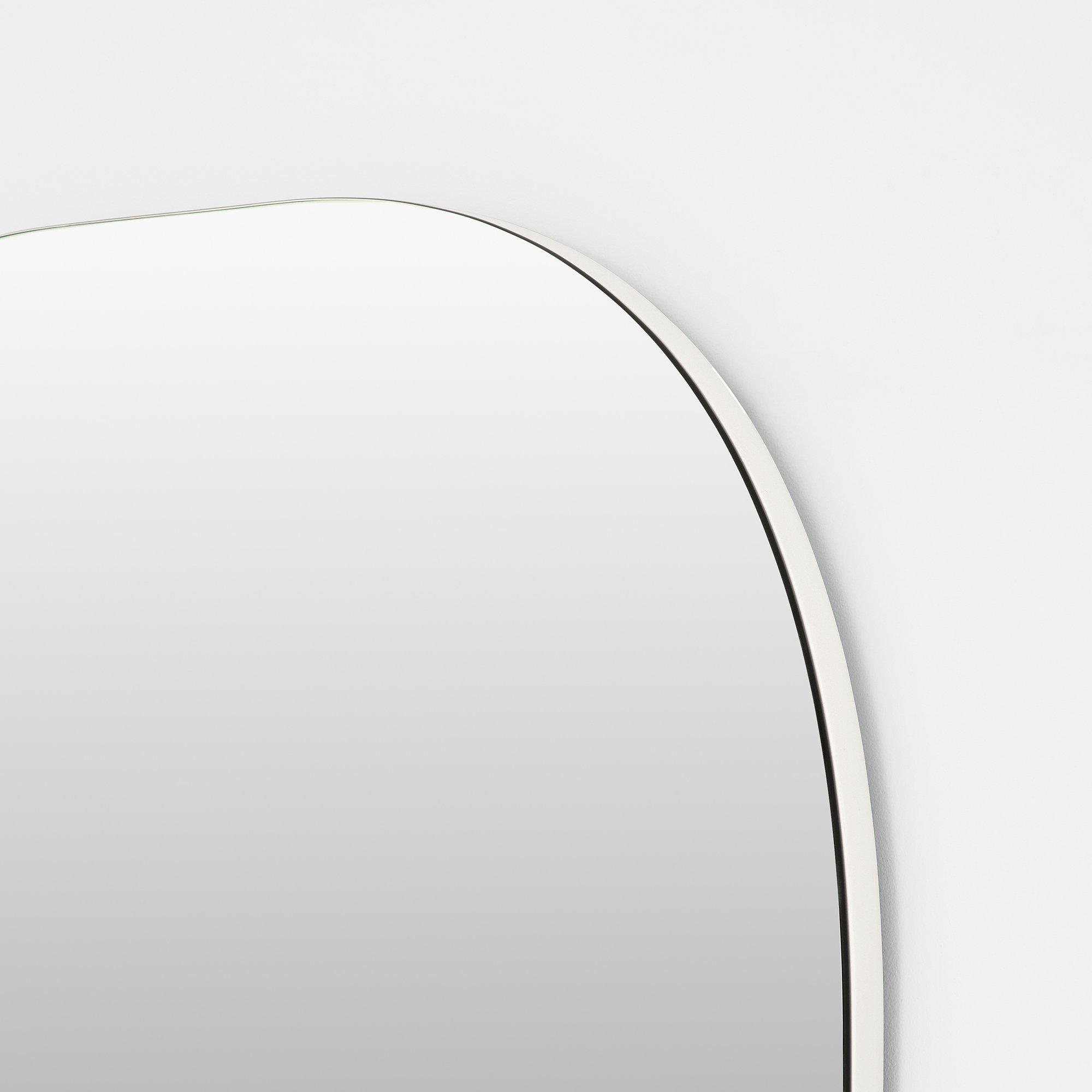 MILLER SQUARE BRIGHT WHITE MIRROR 80X80_CORNER.jpg