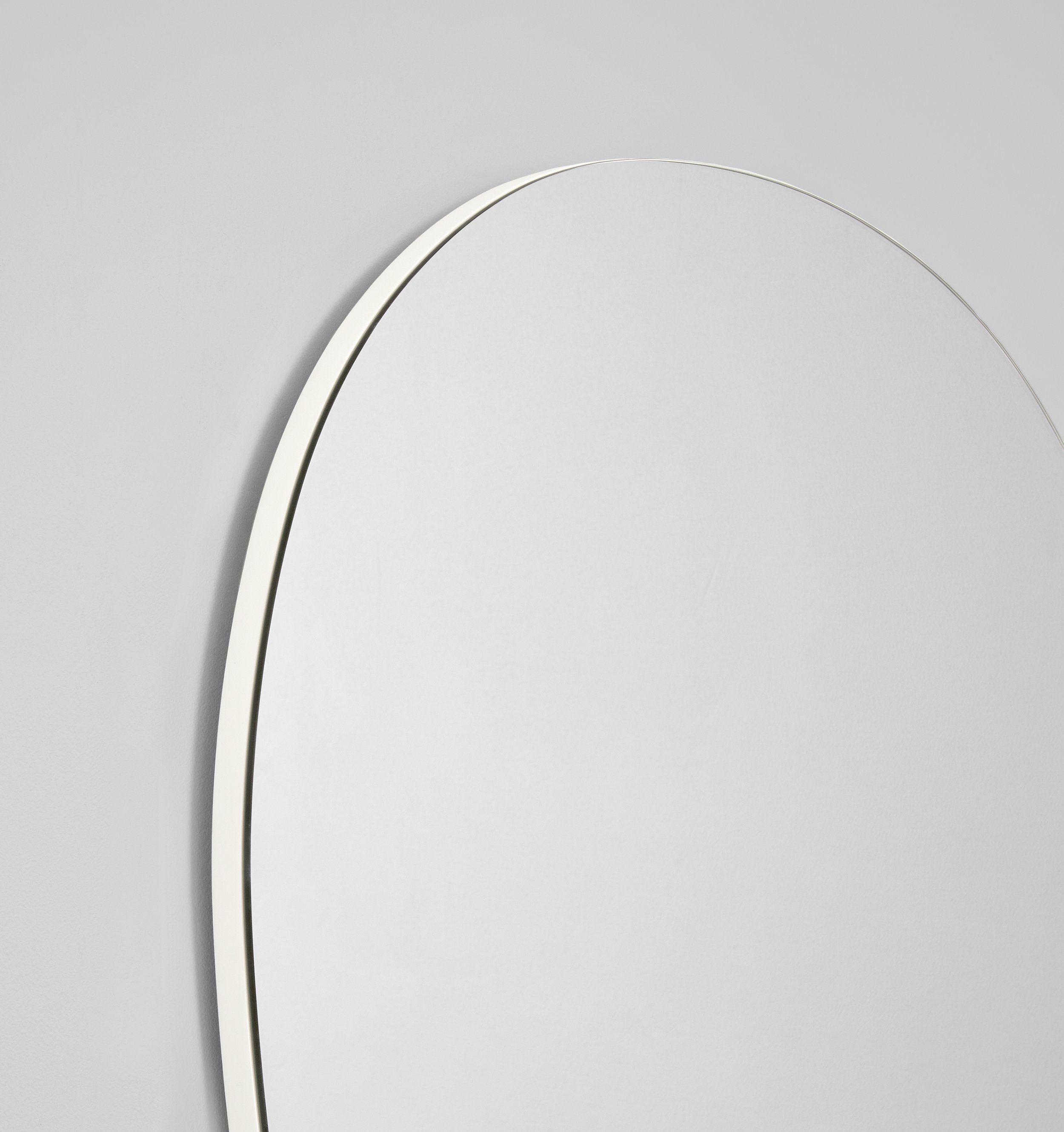 MILLER_POOL_MIRROR_70X85CM_BRIGHT_WHITE_MFMILP78W_CORNER.jpg