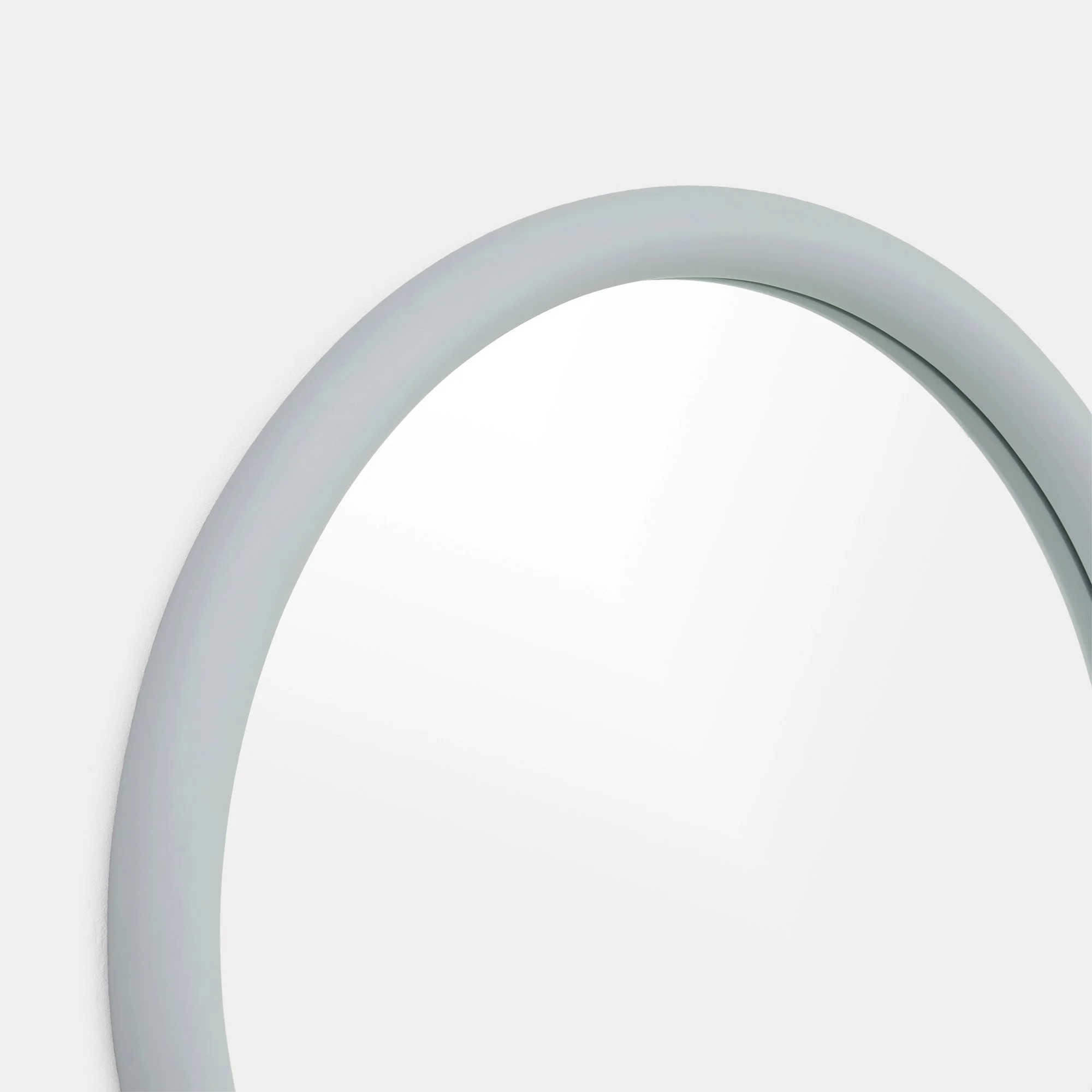 GERTRUDE_ROUND_80CM_DUSTY_BLUE_MFGERR80D_CORNER_.jpg