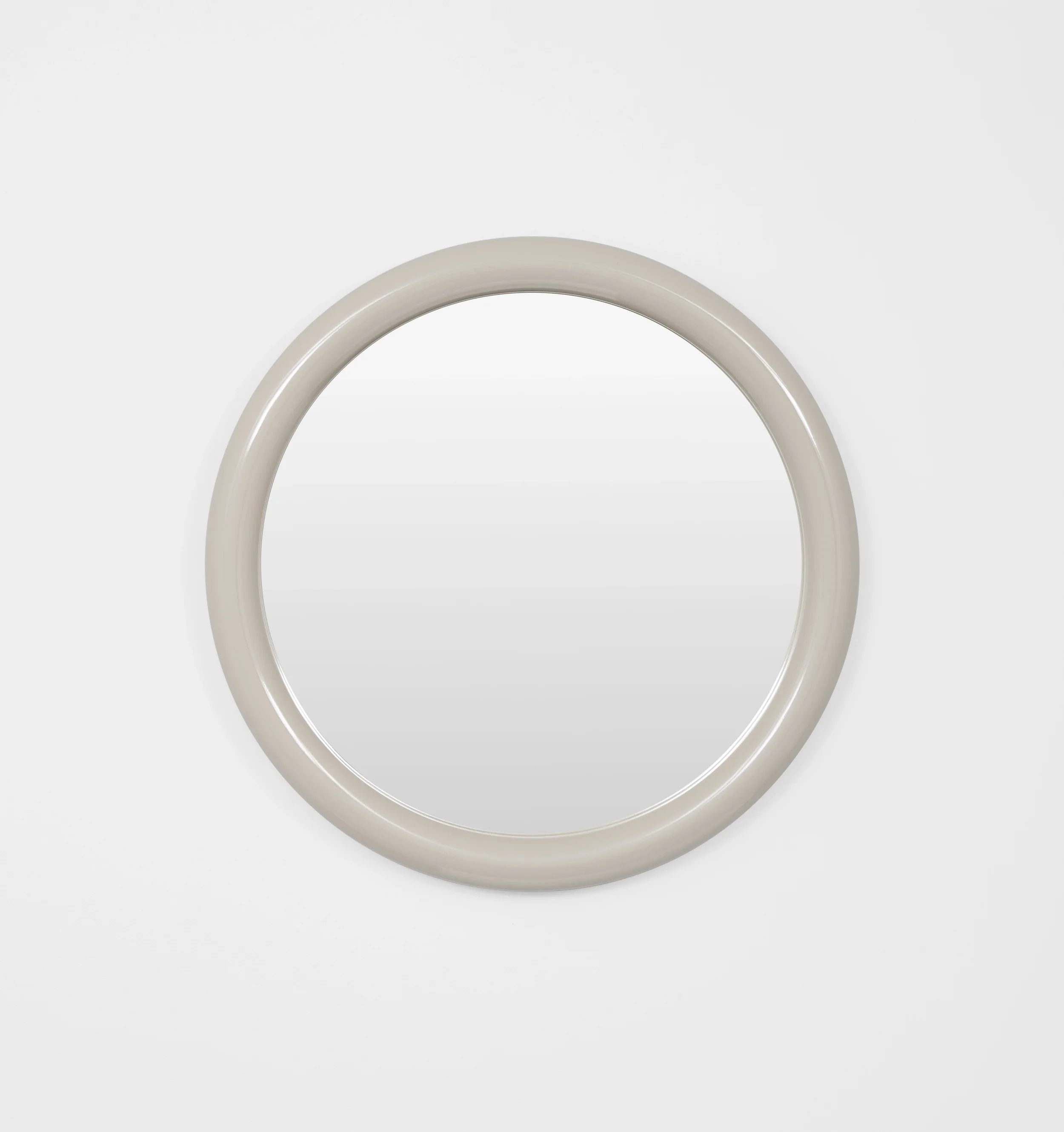 GERTRUDE_ROUND_GLOSS_SAND_MIRROR_60X60_MFGERG6SA5.webp