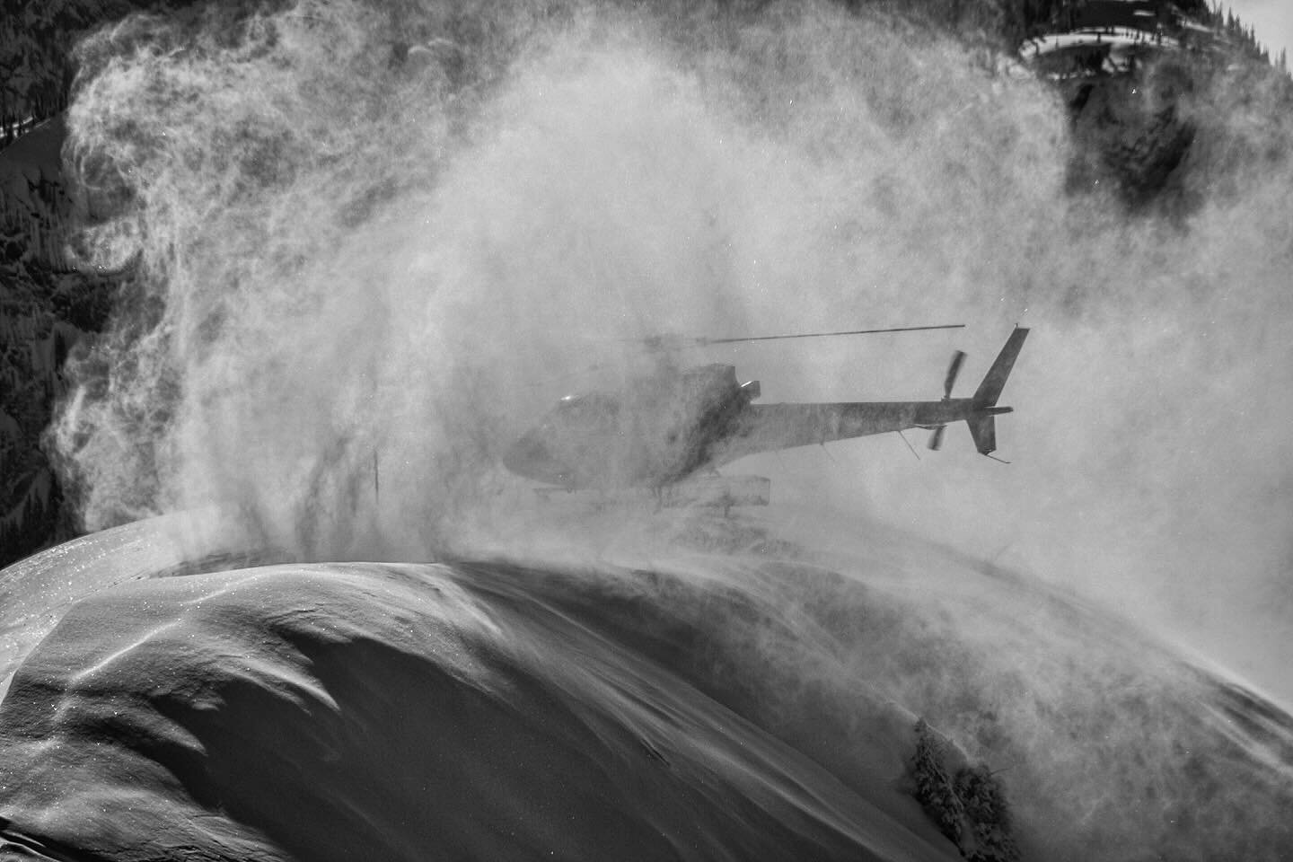 Ghost in the machine #rotorwash #blower #astar350b3 #magiccarpet #bw #alaska #snowboarding #ski #snow