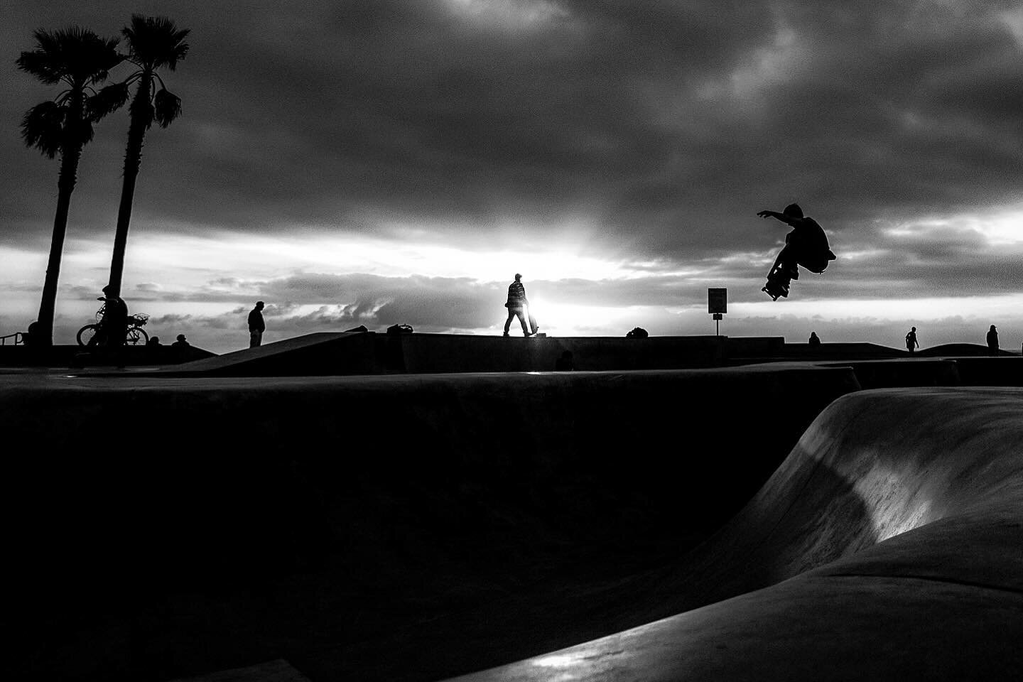 SoCal winters #venicebeach #skateboard #california #venice #90291 #skateordie #beach #bw #dogtown #sonyalpha #a7sii #bealpha