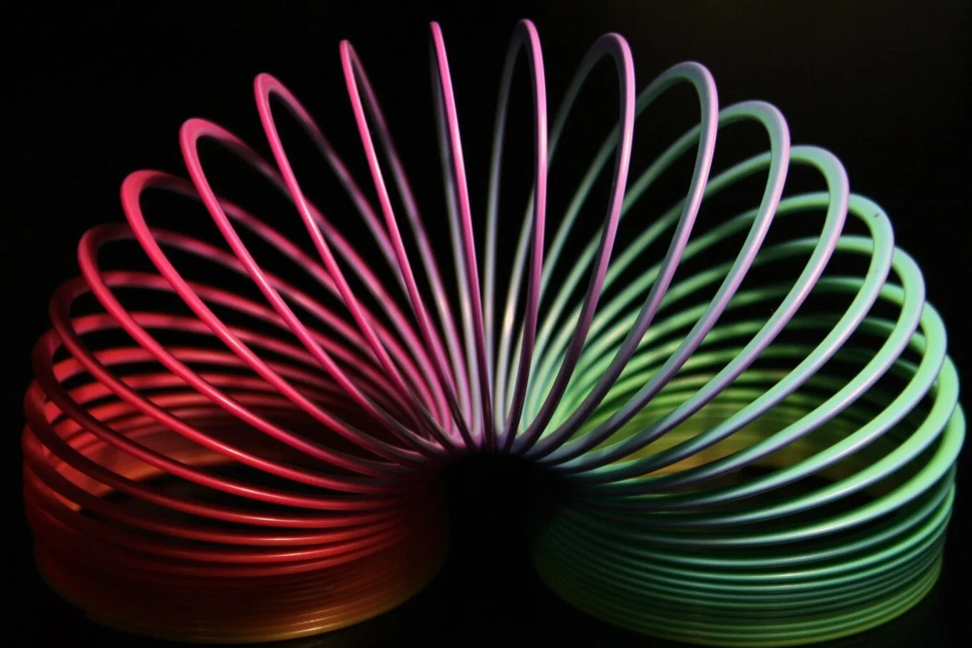 Slinky_rainbow.jpg