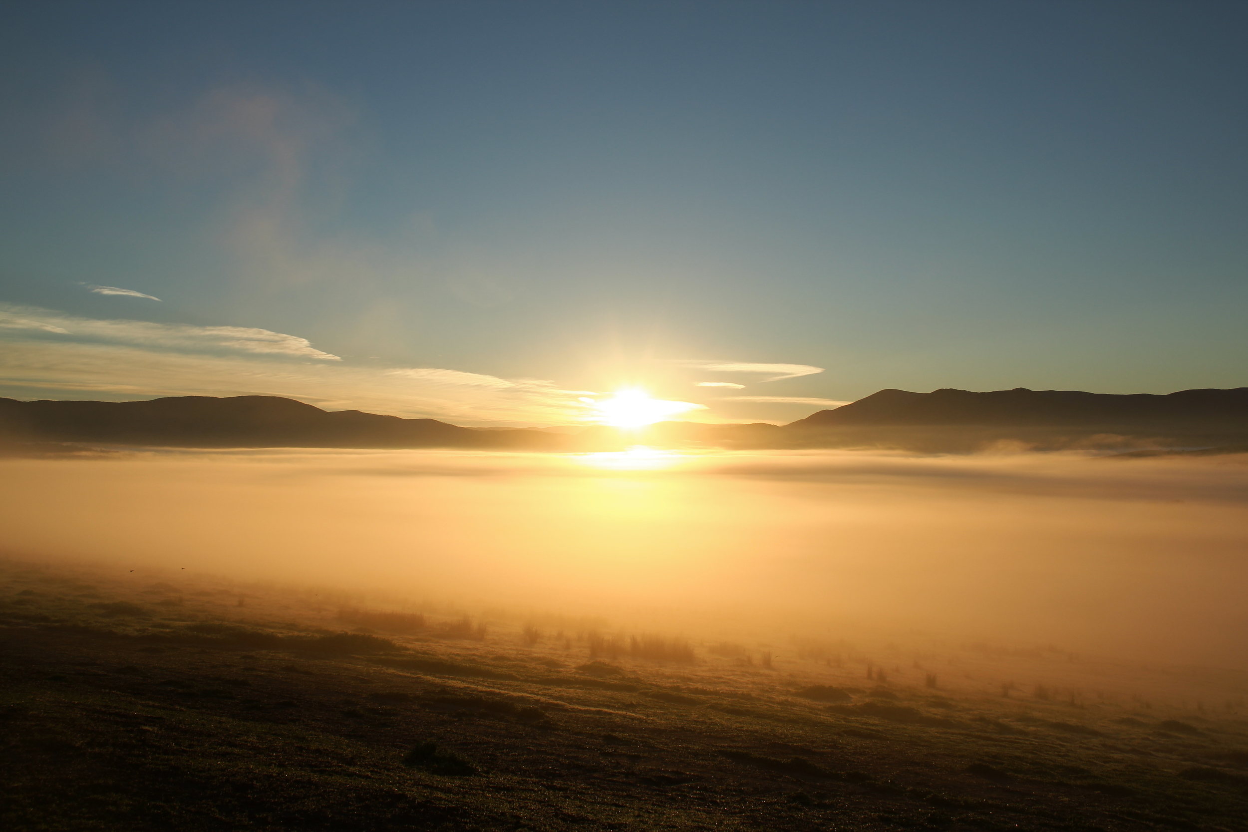 The sunrise that I couldn’t see again. 這裡工作辛苦,但是有很美的日出看!