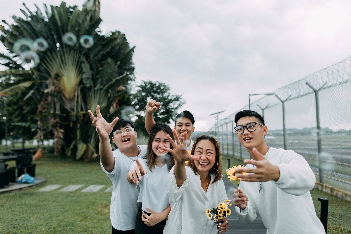 Outdoor Family Photoshoot Singapore at Seletar Aerospace Park