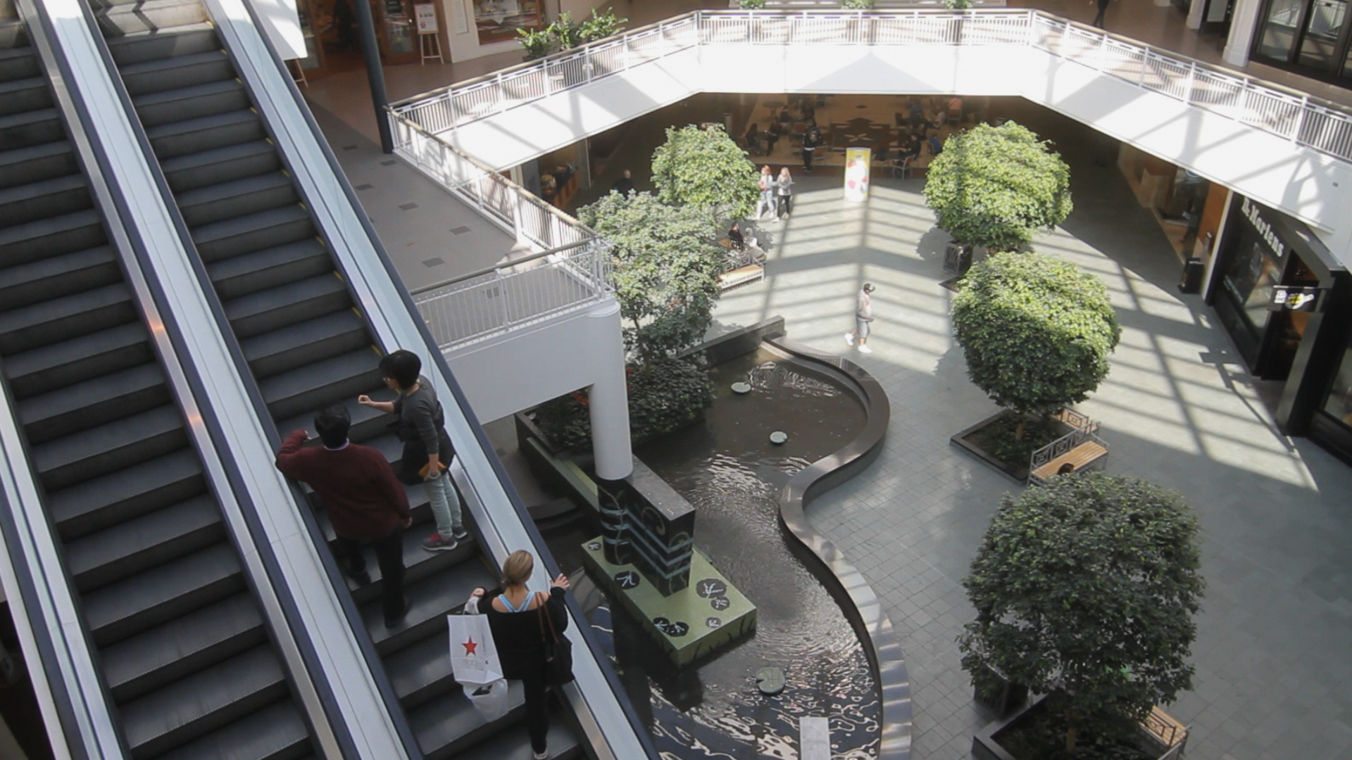 Mallwalkers.png