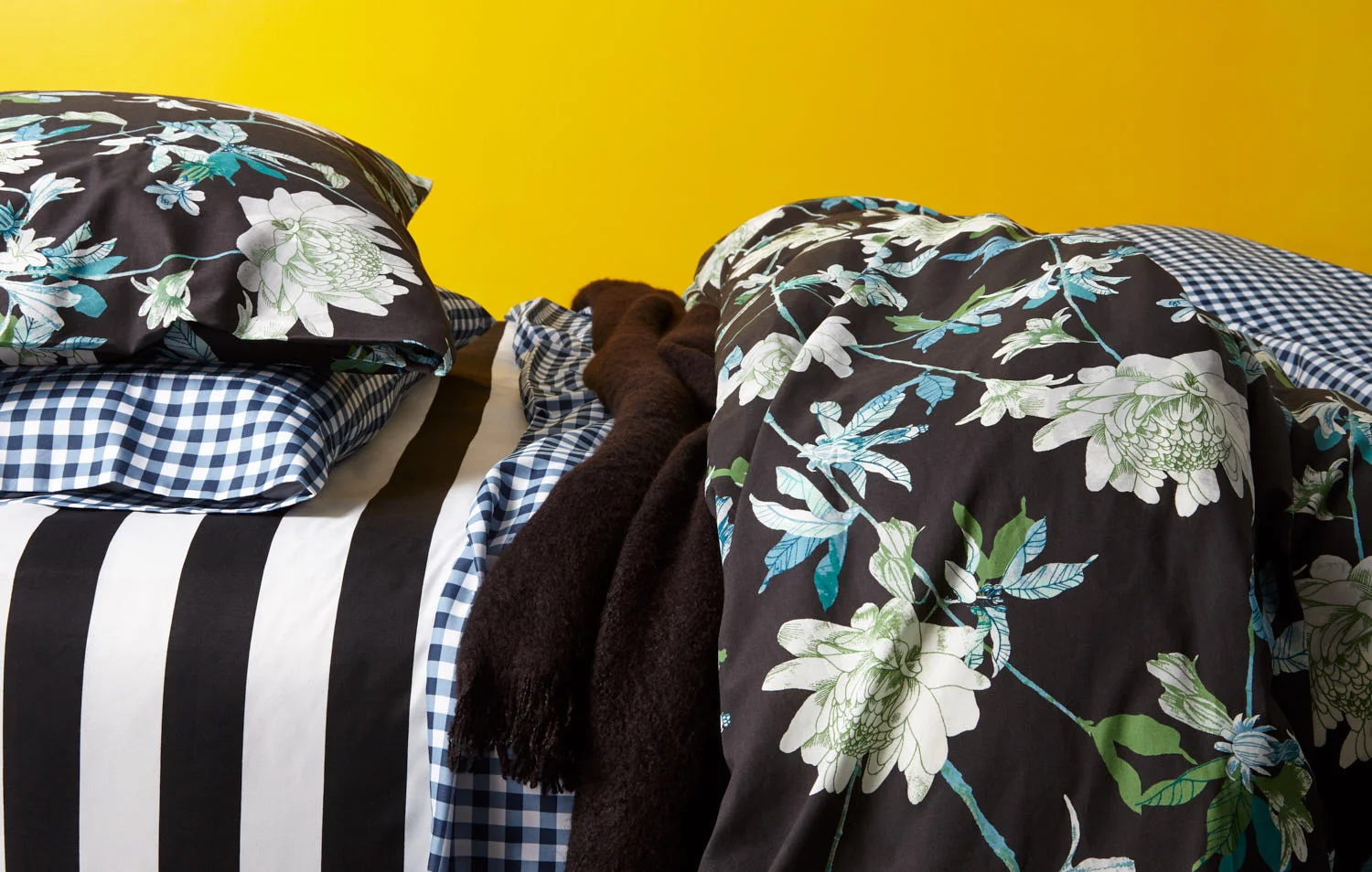 Yellow_Wall_Bedding.jpg