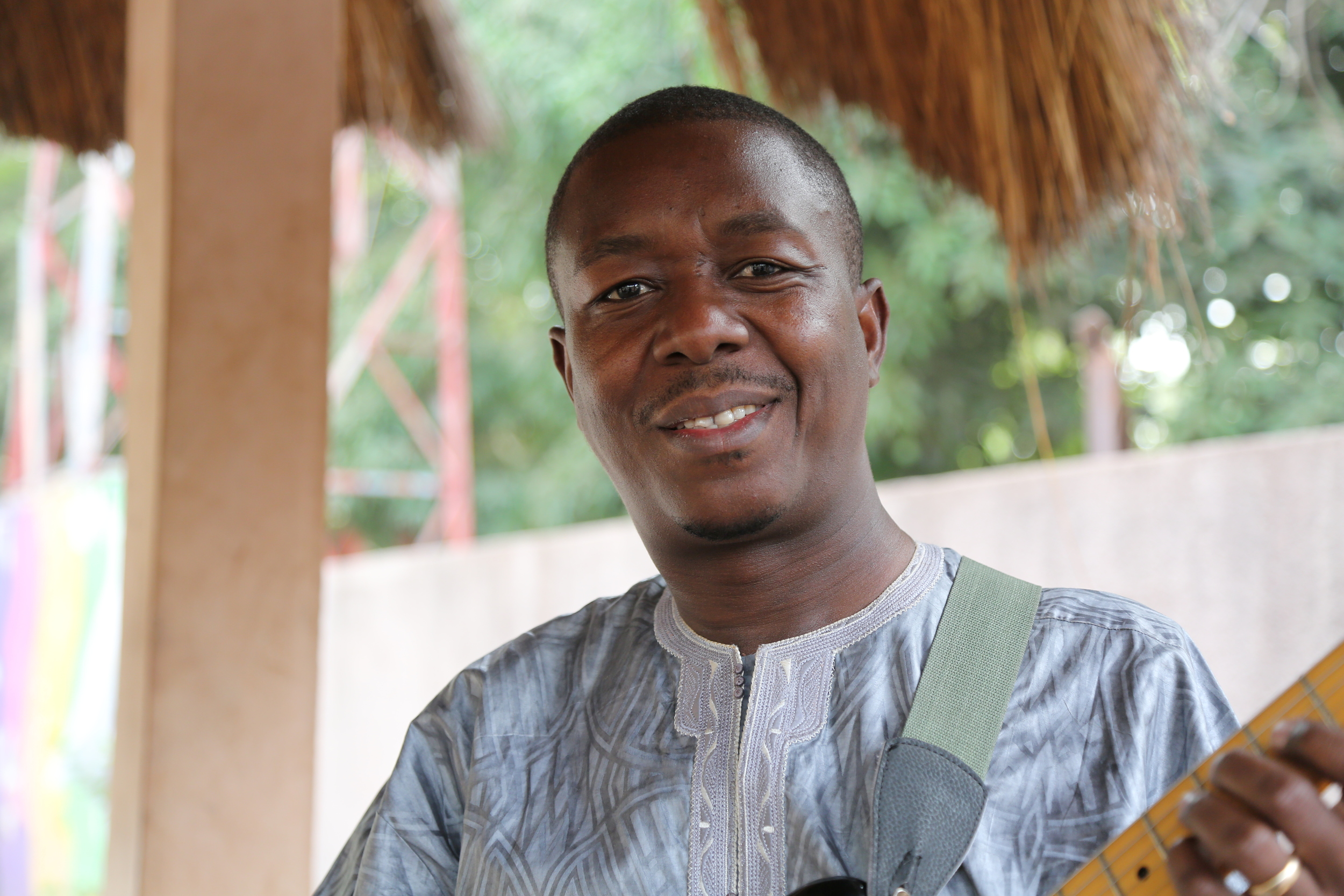 Baba Salah - amazing Songhaï artist and outstanding guitarist