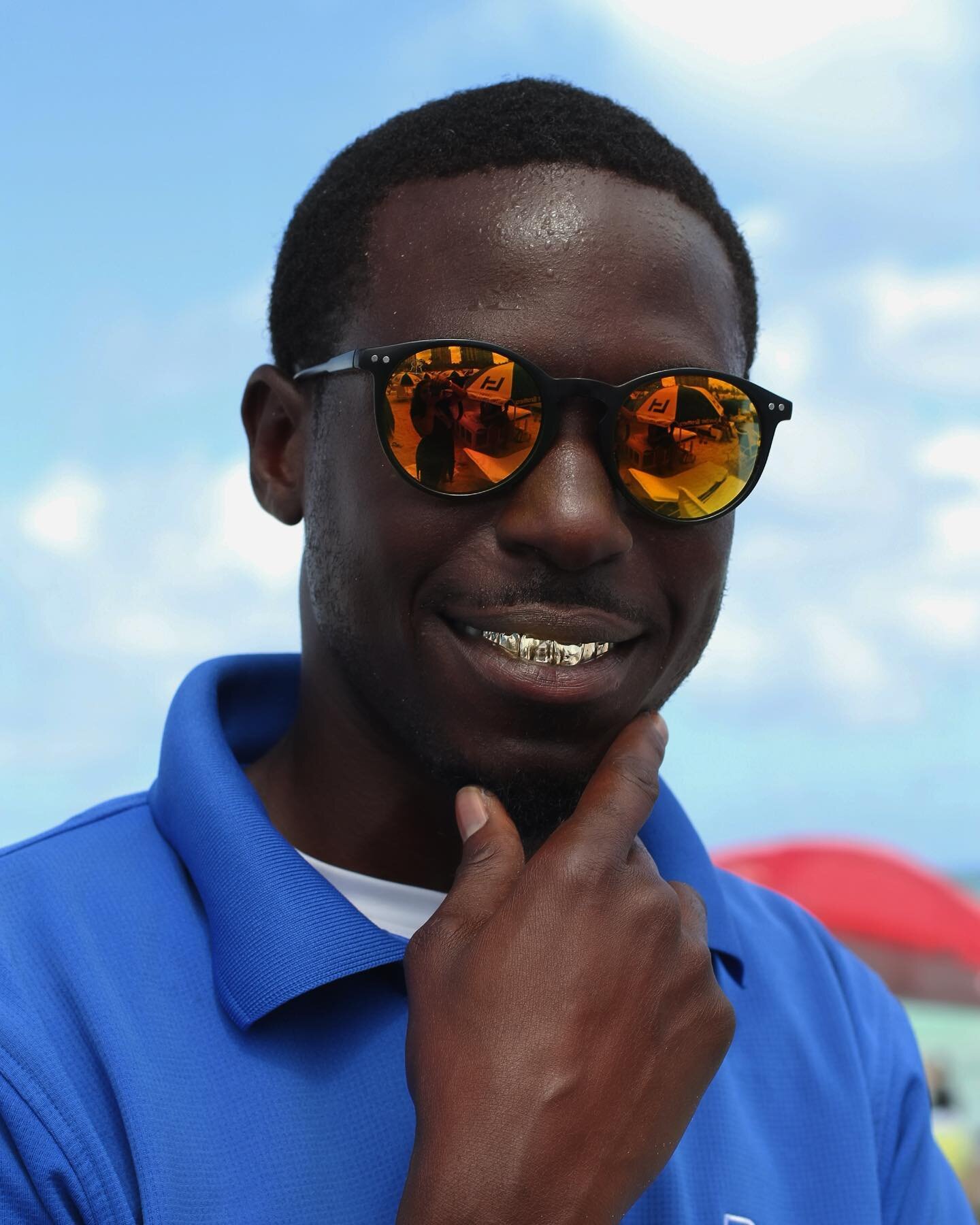 Me: You like working here? These folks treating you good? 

Him: yea it&rsquo;s cool 

Me: You have a beautiful smile&hellip;let me take your picture. 

Him: ok, where you want me? What you want me to do?

Me: Just be you, do you. 

#bessieakubacreat