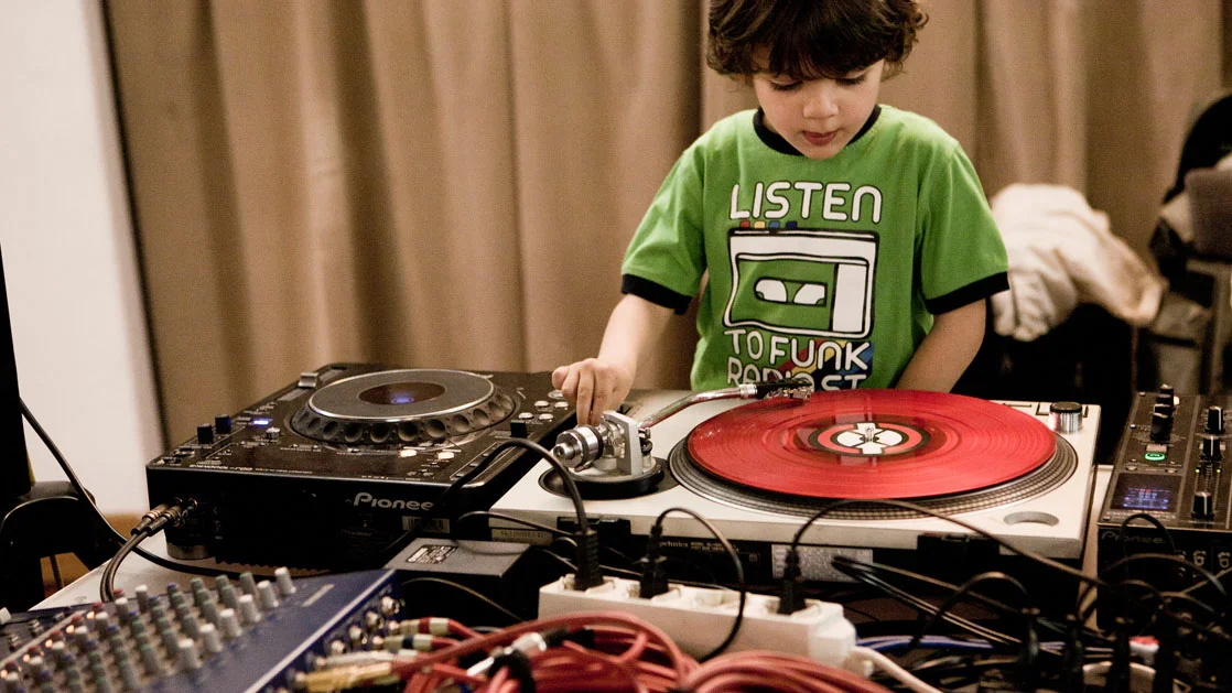 Painé Cuadrelli - <i>Young Djs</i>