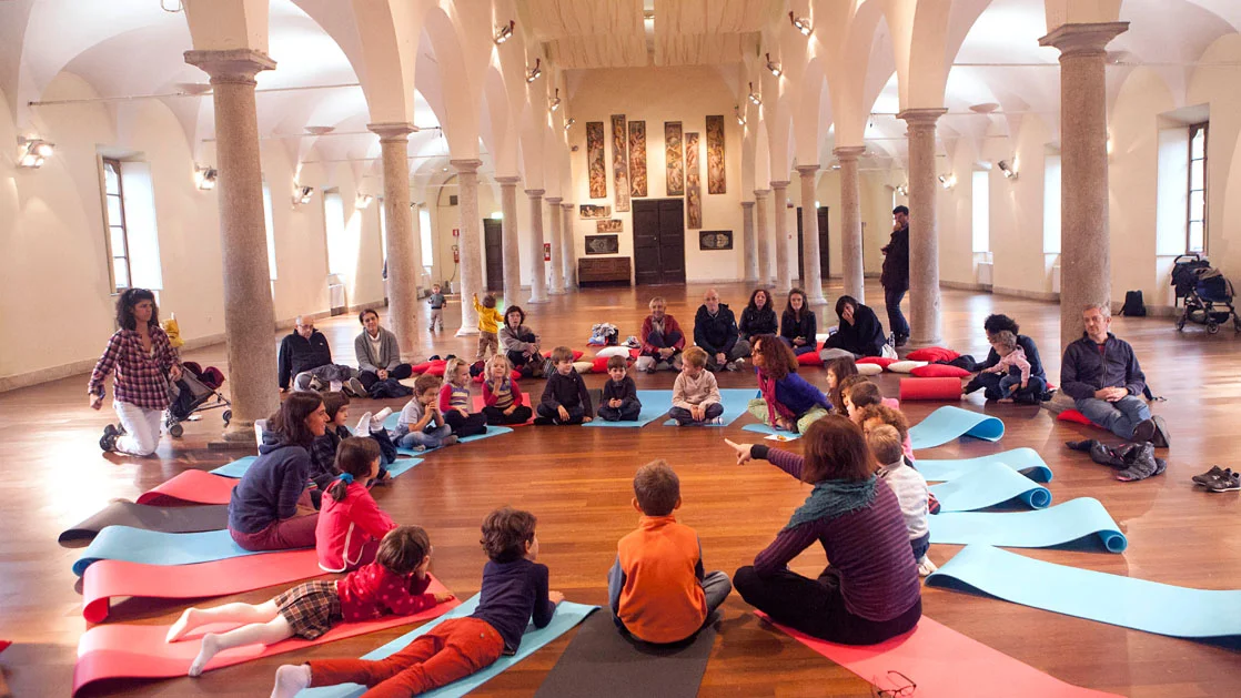 <b>Feltrinelli e Scuola Holden |</b> Save the parents - "I super poteri dello yoga per andare bene a scuola"