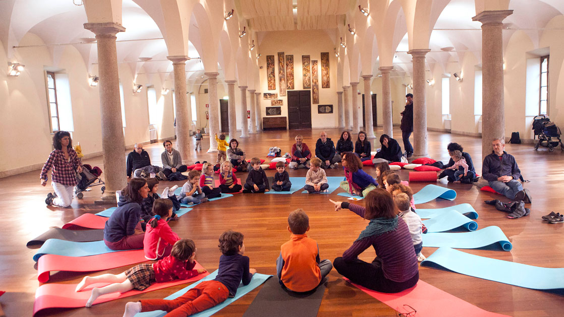 <b>Feltrinelli and Scuola Holden |</b> Save the parents - "I super poteri dello yoga per andare bene a scuola"