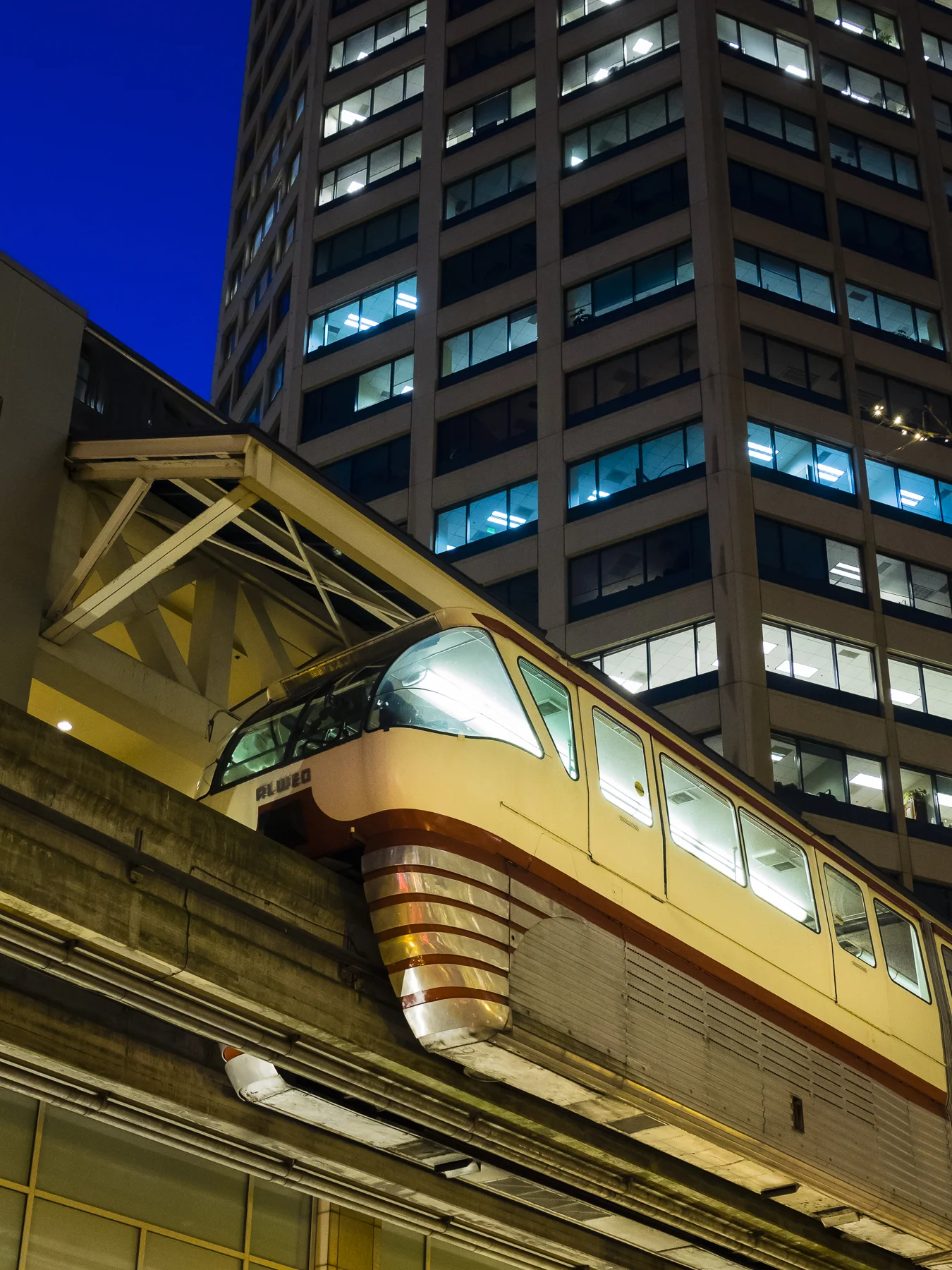Seattle Monorail-wp.jpg