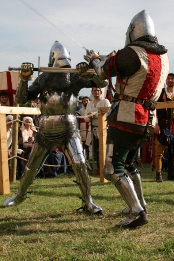 Medieval Classes - Christian Cameron fighting at a Medieval tournament in Verona, Italy.