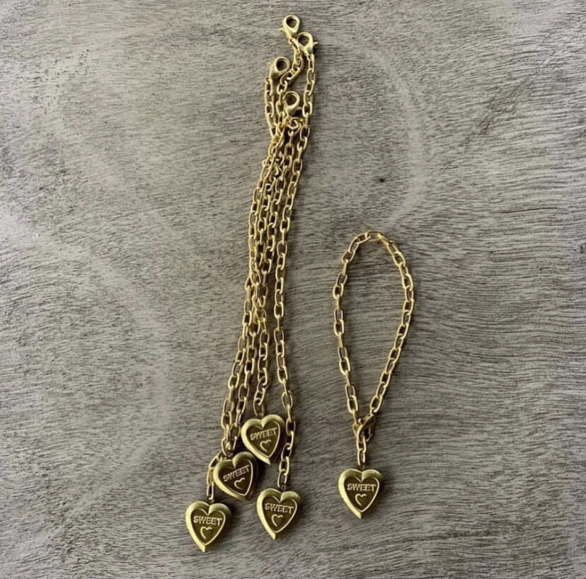 12A4B5CE-4886-49C8-BD93-0AAF72200437