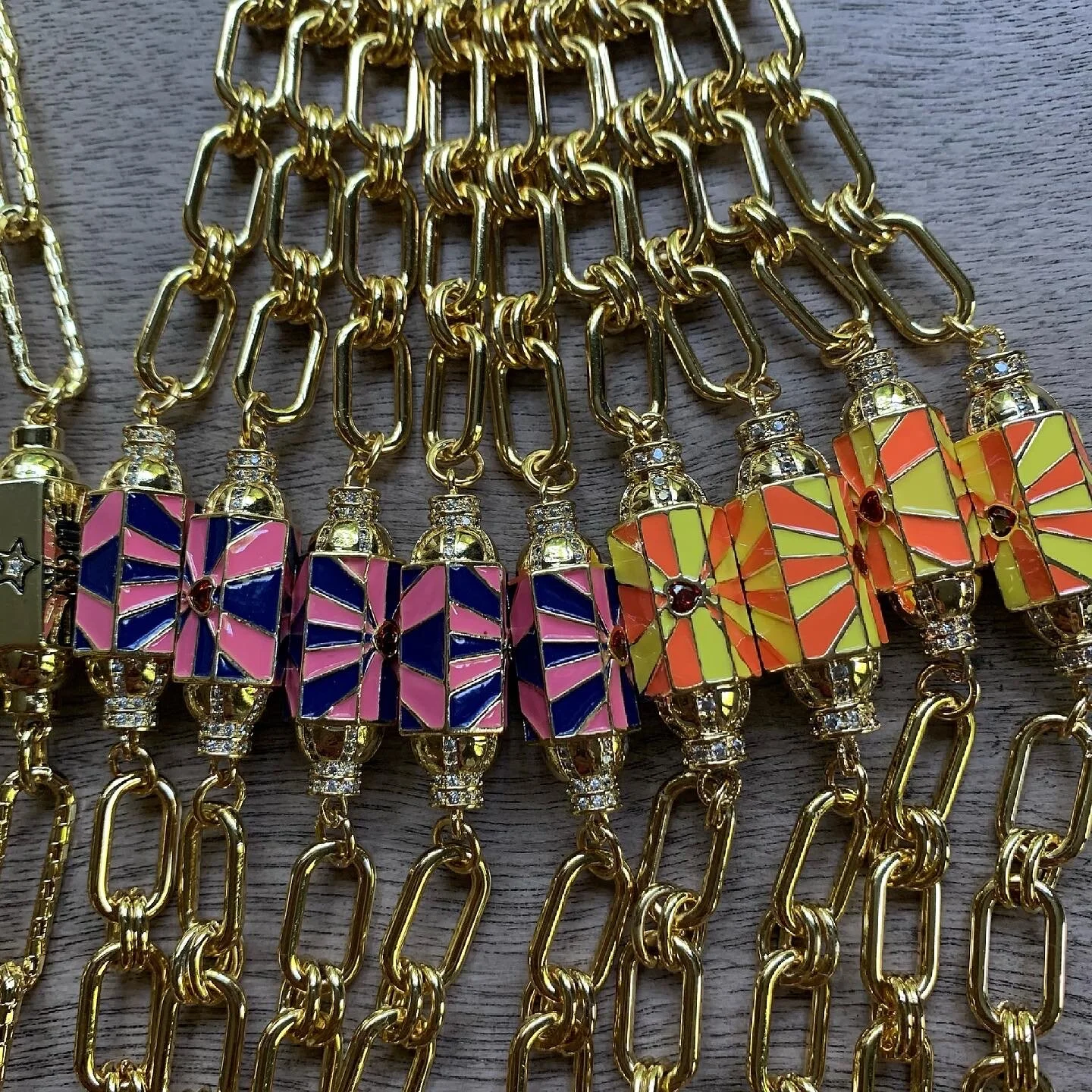 3049ADD0-48D7-490F-9D23-4E1AE1882E6D