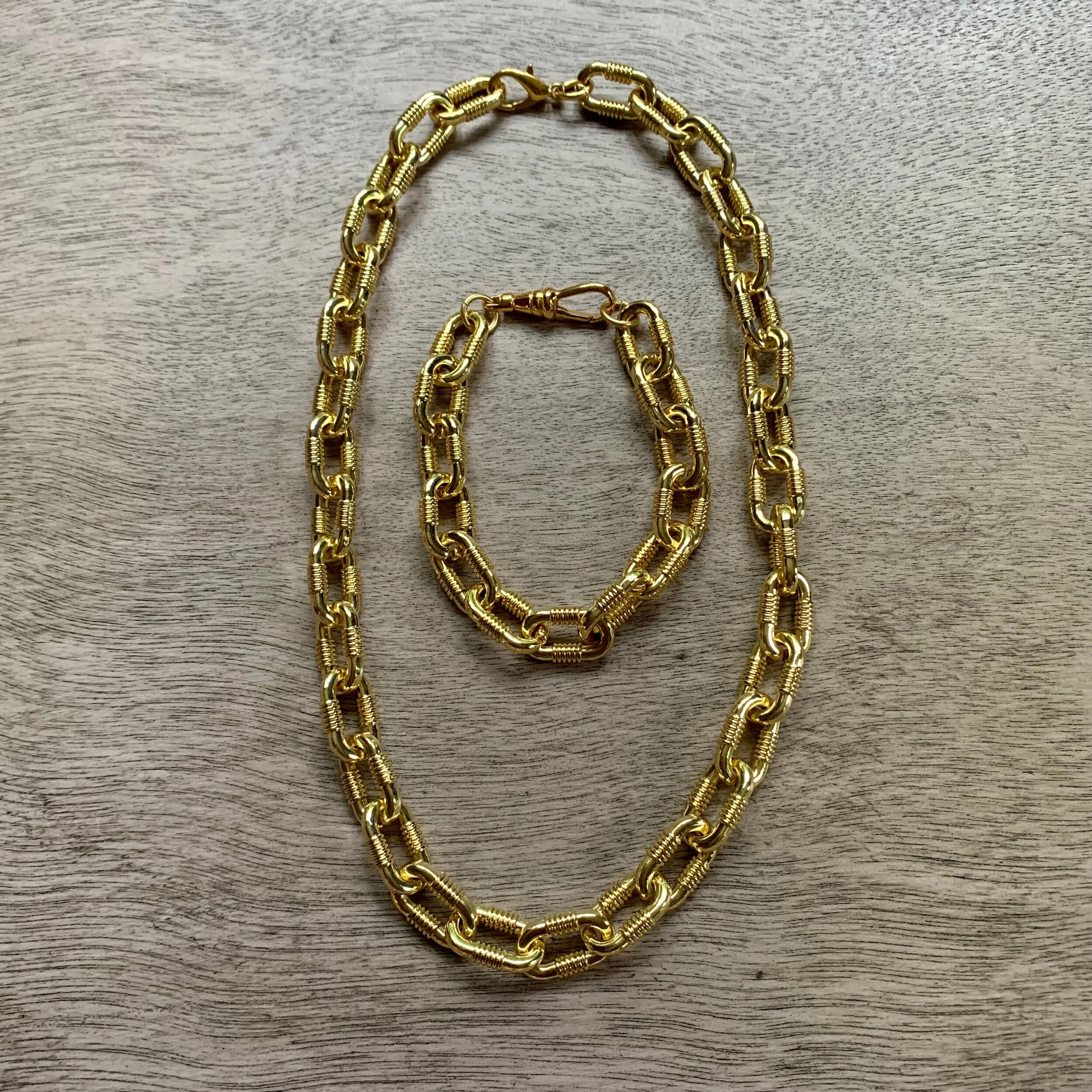 7EB66B25-3B0A-44D8-B25E-042934C75BFC