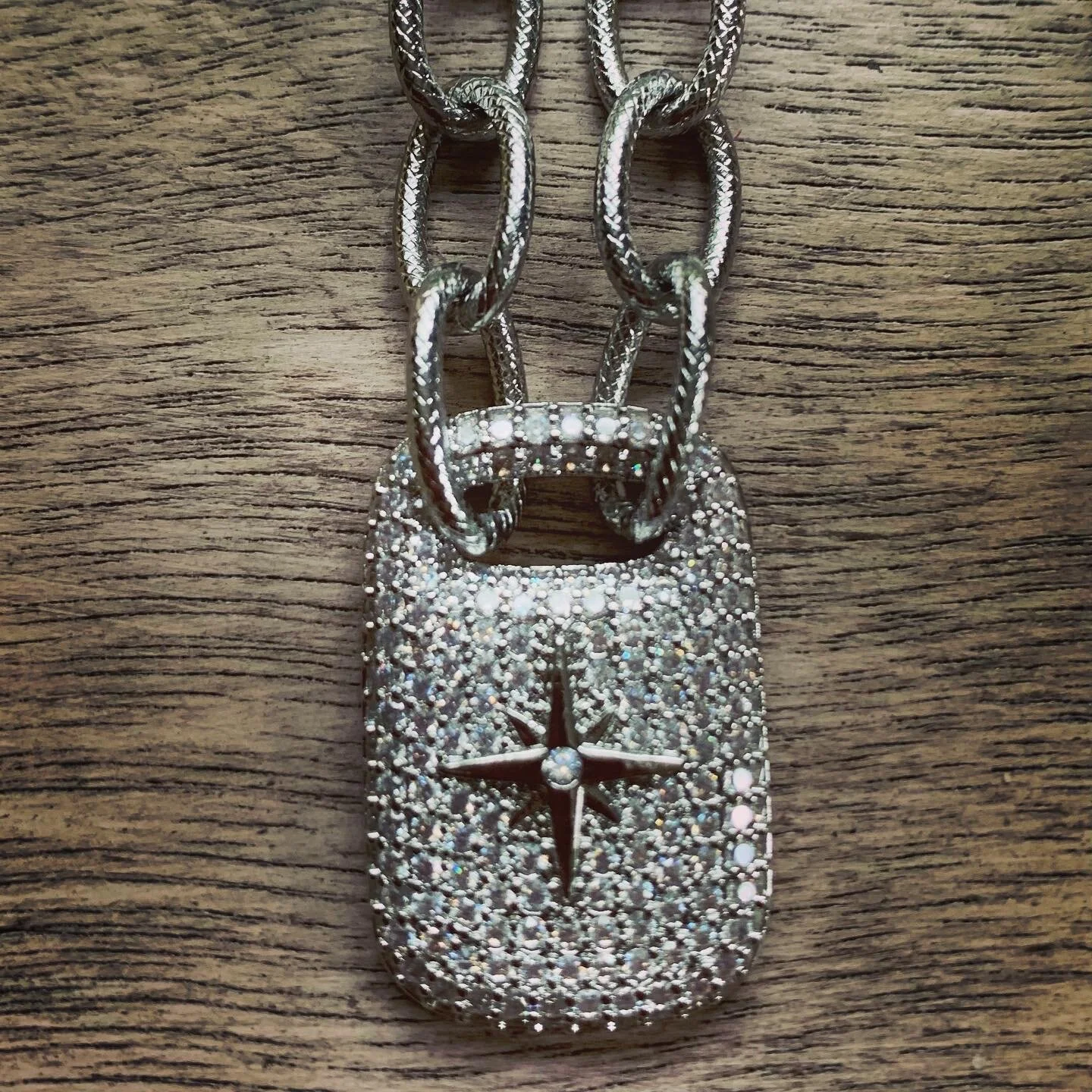 52A71C00-2558-429D-8137-3FA28F6F3D1B