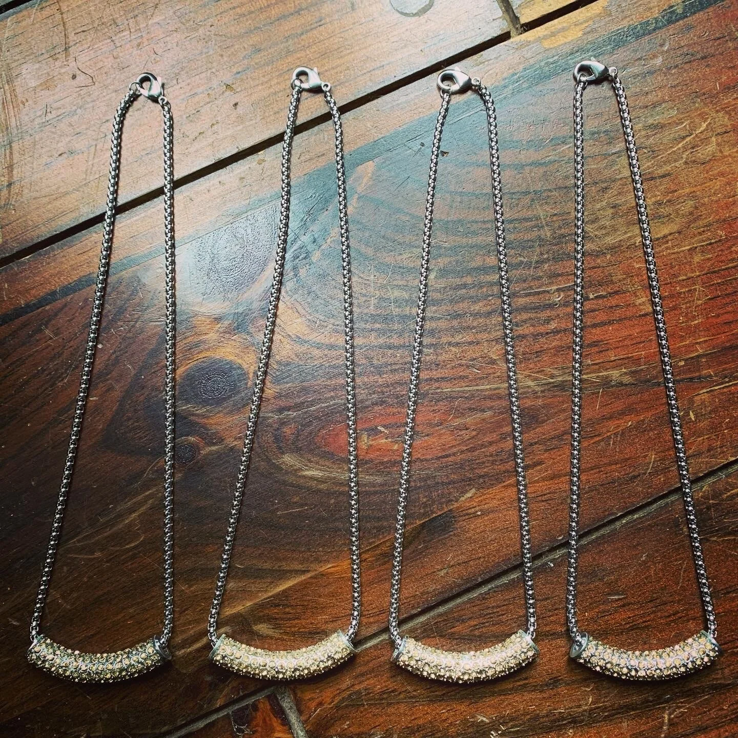 16760456-E34D-4B0F-8CC1-56EDC7D077F8