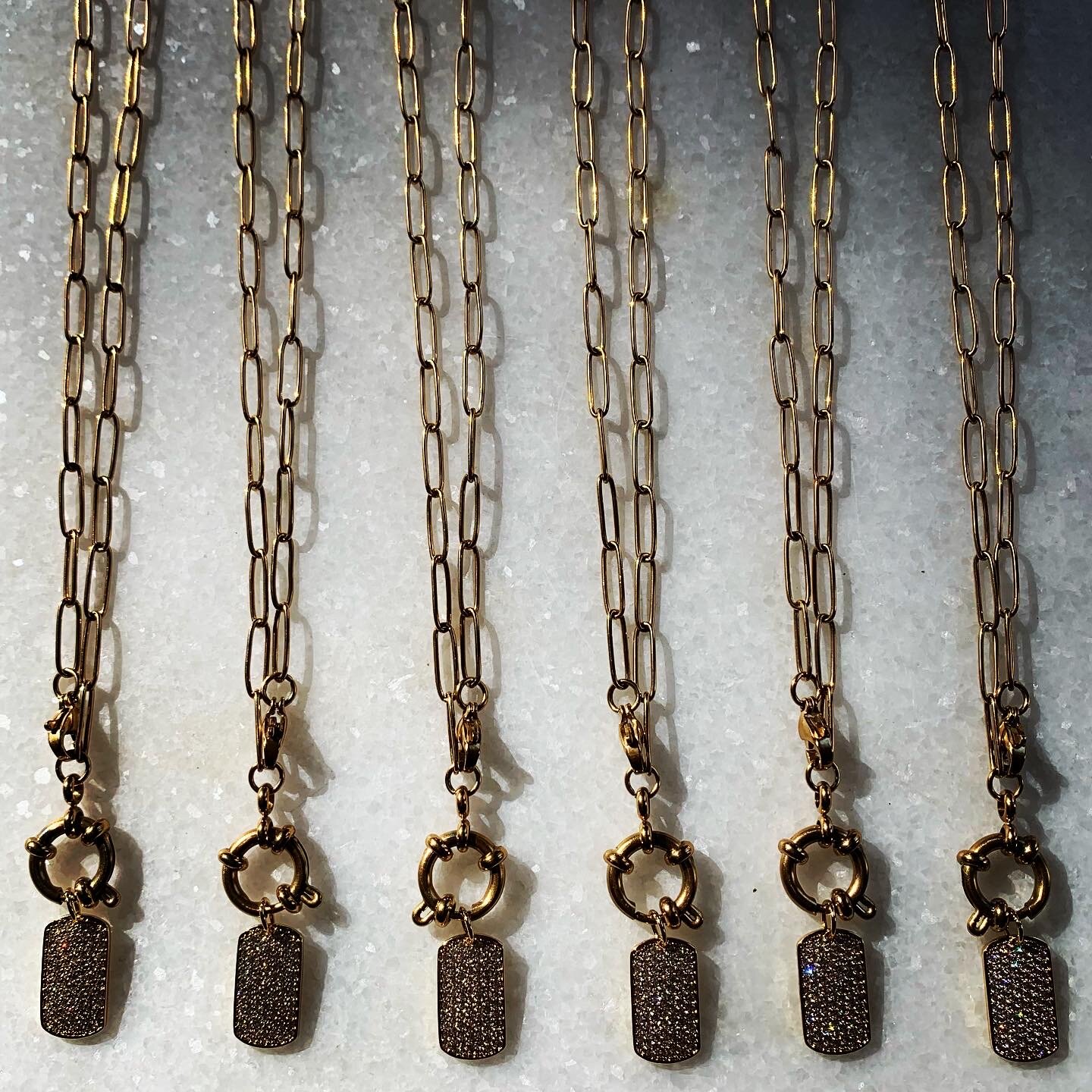 2E35856C-3243-4BEA-A627-DE94CF2097EB