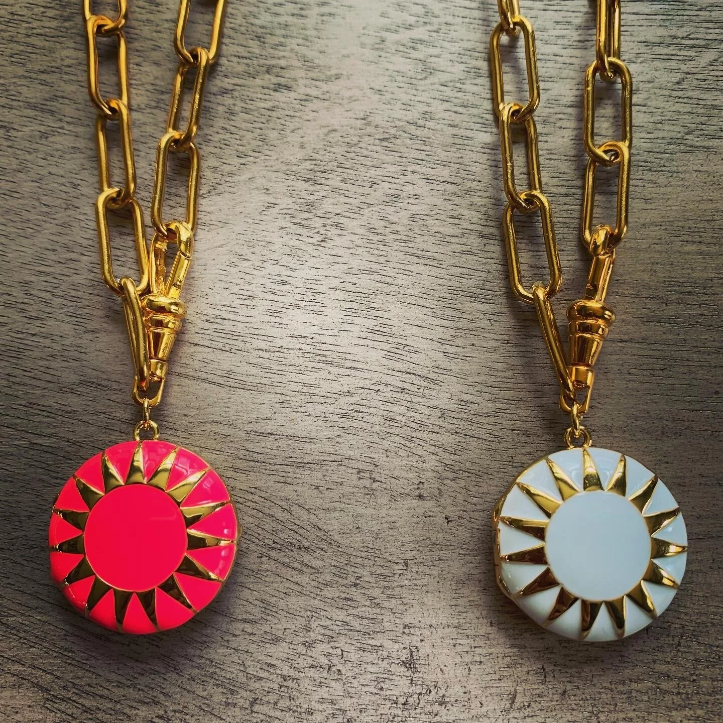 FD2E8FB8-31CE-4A3F-978B-C51BDF0E84E9