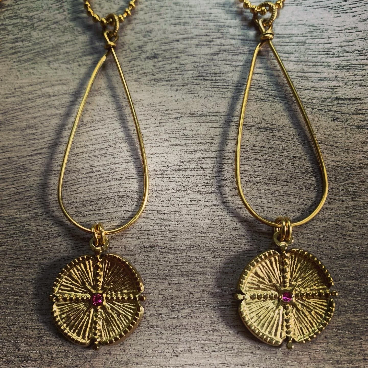 80C10AF3-E906-440D-8406-7B3D9B7115C9