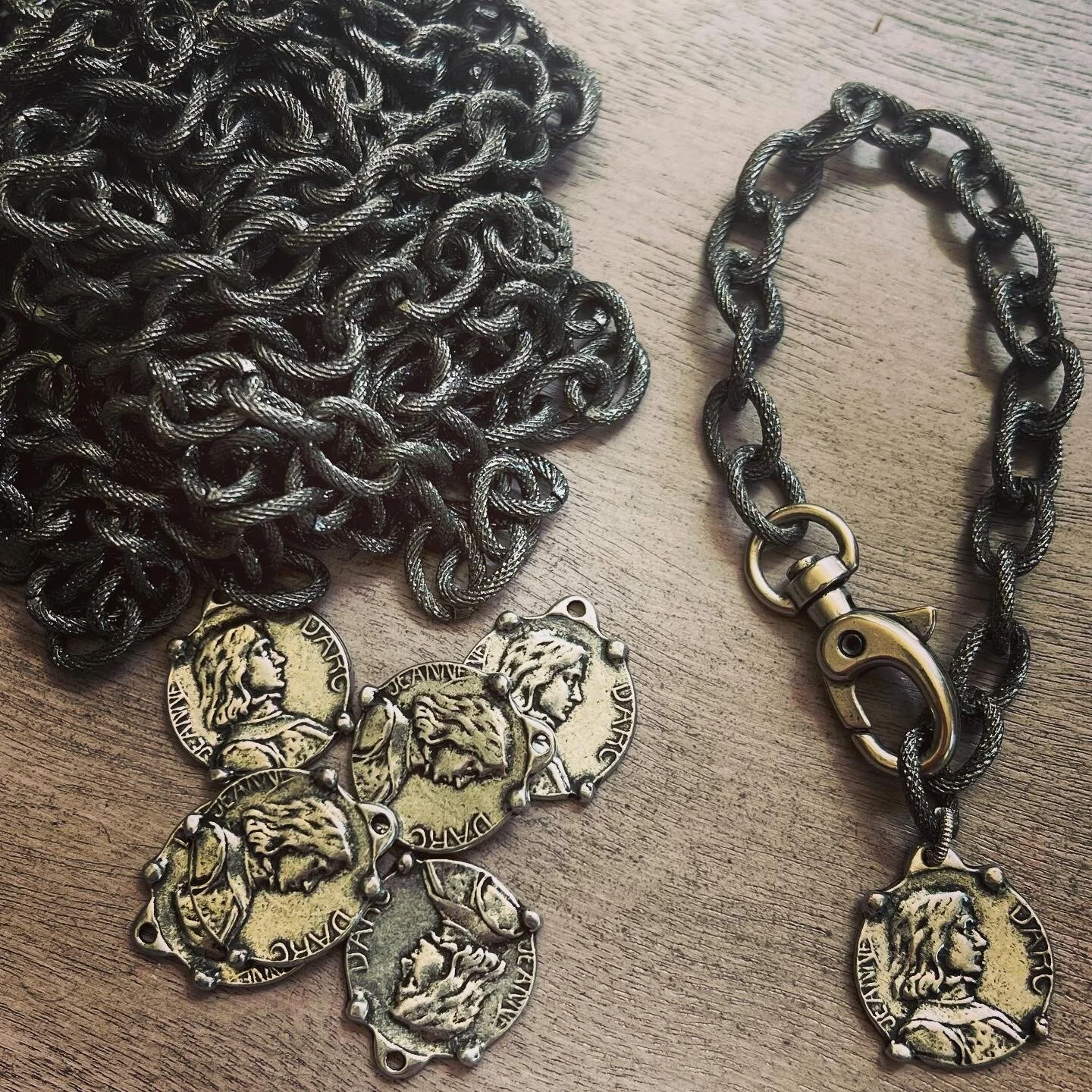 5B57C925-3D9F-4C6D-B8E6-F9FF054E95BD