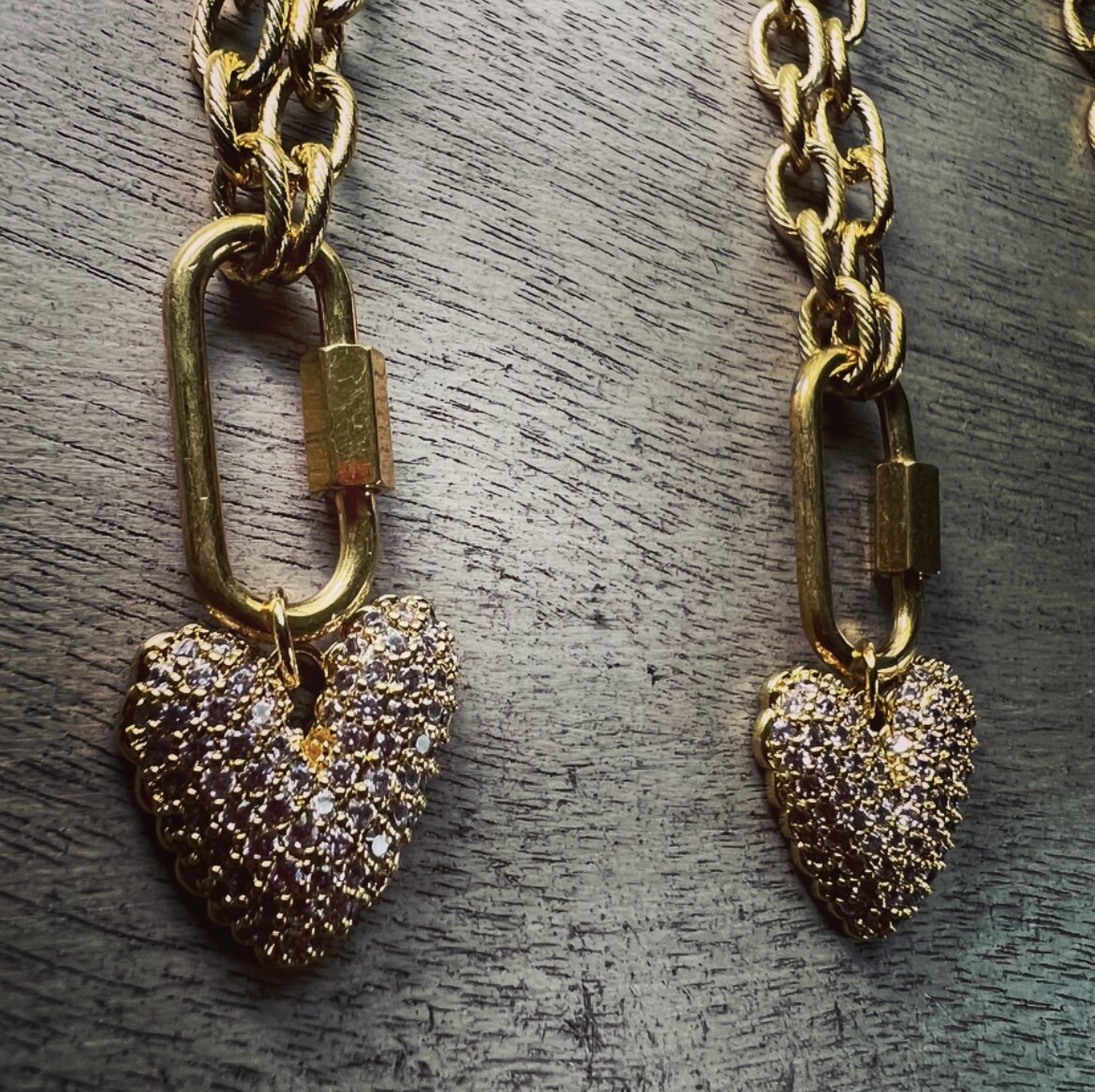 B8BF1927-54FF-4873-8438-DF21848467C6