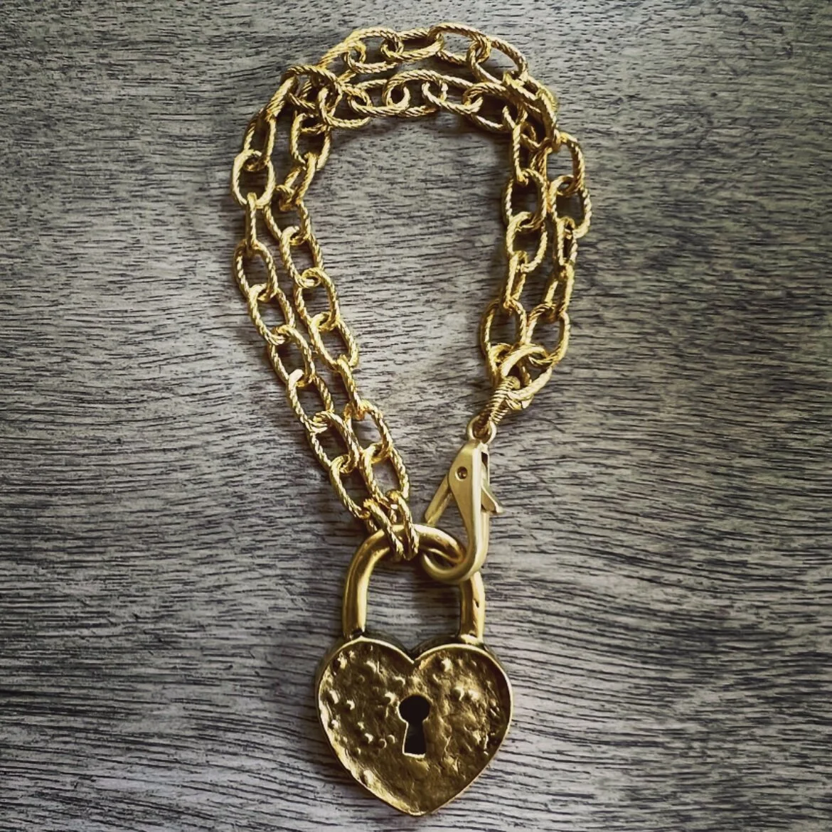 40F1AF9A-6D3E-406D-AB82-FF71CE615297