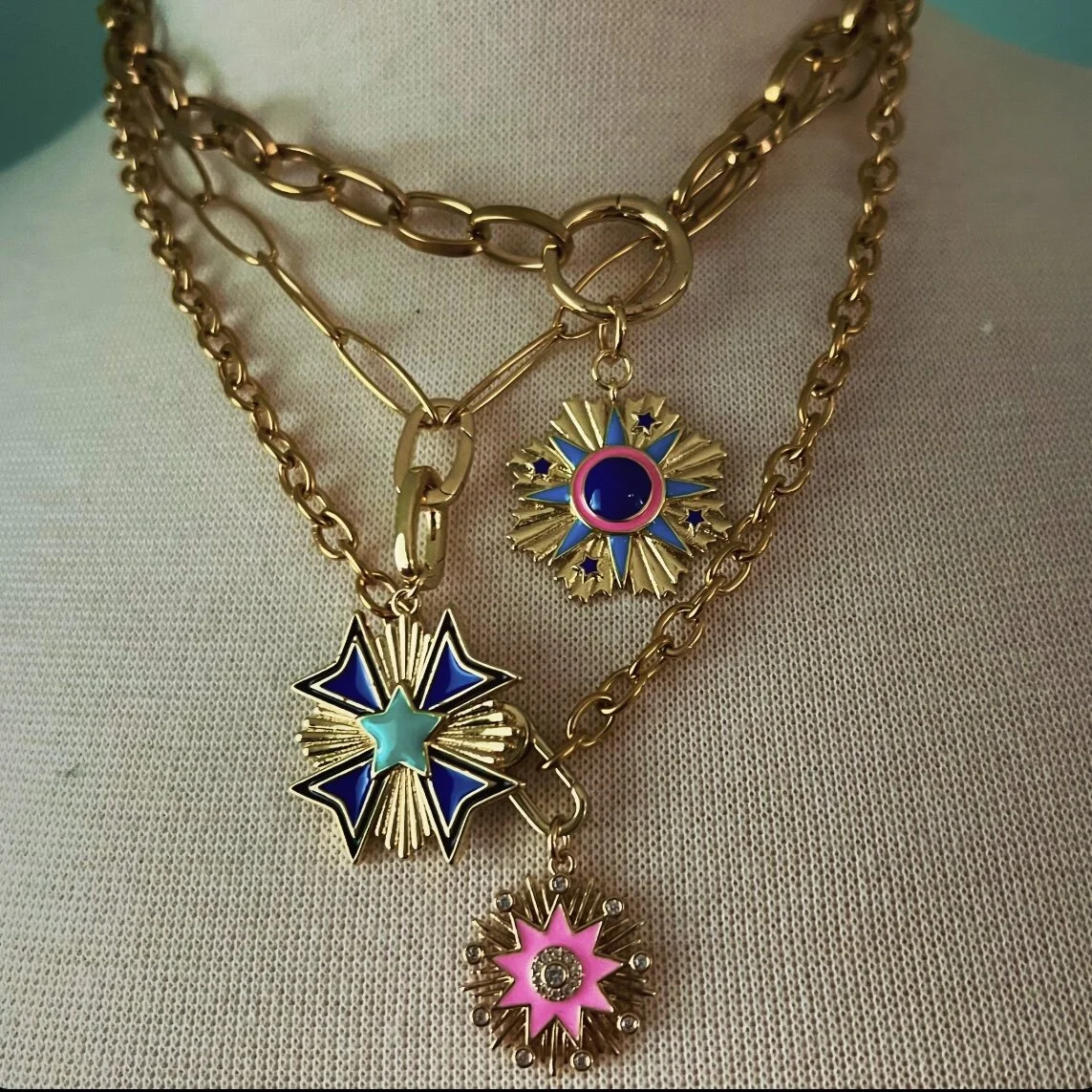 6D987F63-C081-479C-8ADC-49AC1F03D9C0