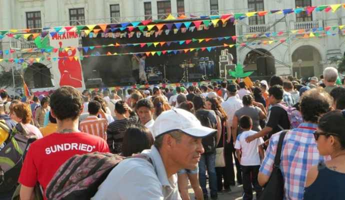 RALLY IN LIMA, PERU, IN SUPPORT OF MAXIMA ACUÑA DE CHAUPE, AN INDIGENOUS WOMAN FROM PERU BEING PROSECUTED FOR TRYING TO KEEP HER LAND. (PHOTO: GRASSROOTS GLOBAL JUSTICE ALLIANCE)