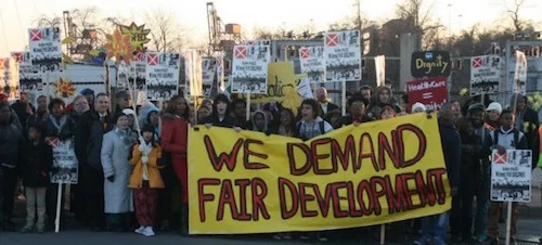 port_covington_protest-f82f08e58ba2274e2677dc382c7ccb30.jpg