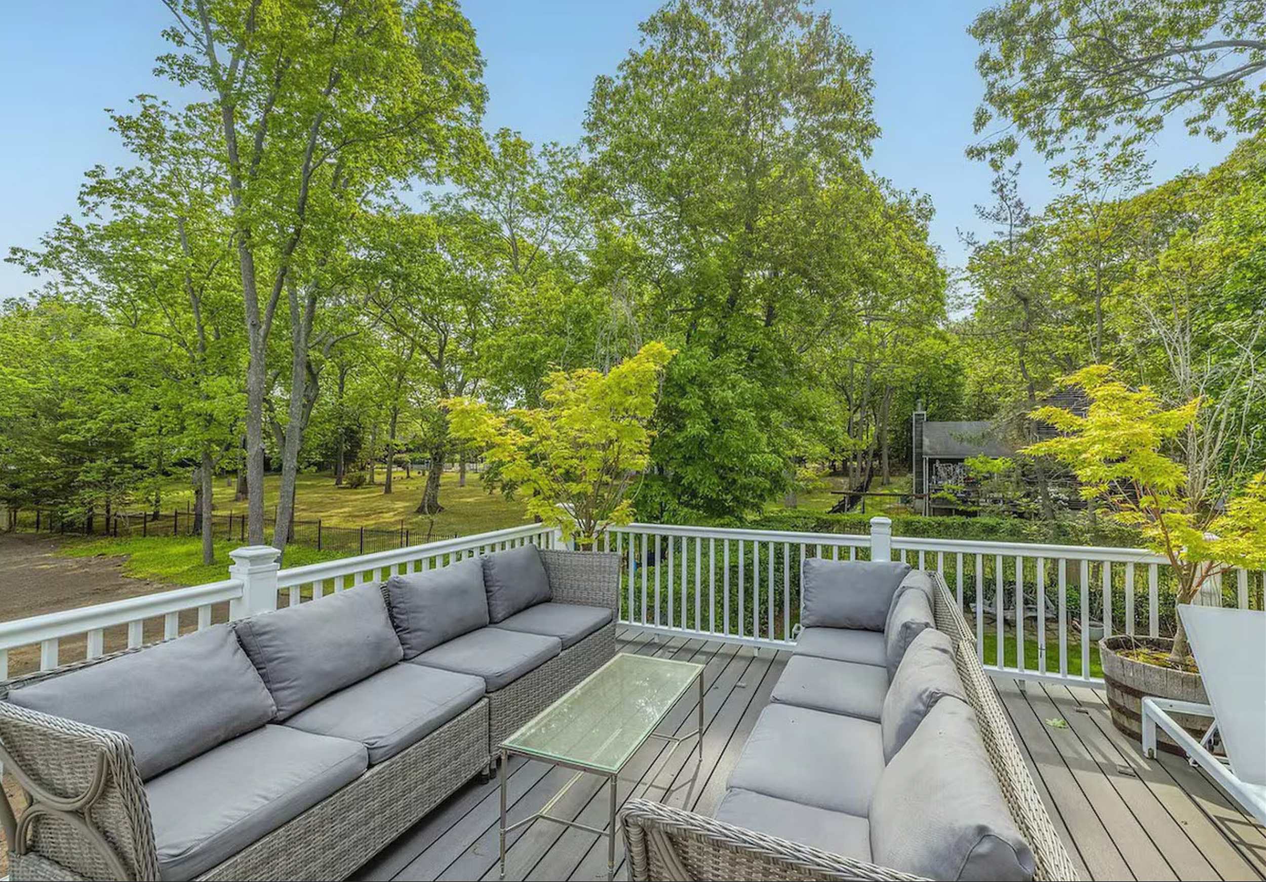 A nice shot of our upper deck!Great area for cocktails.PNG