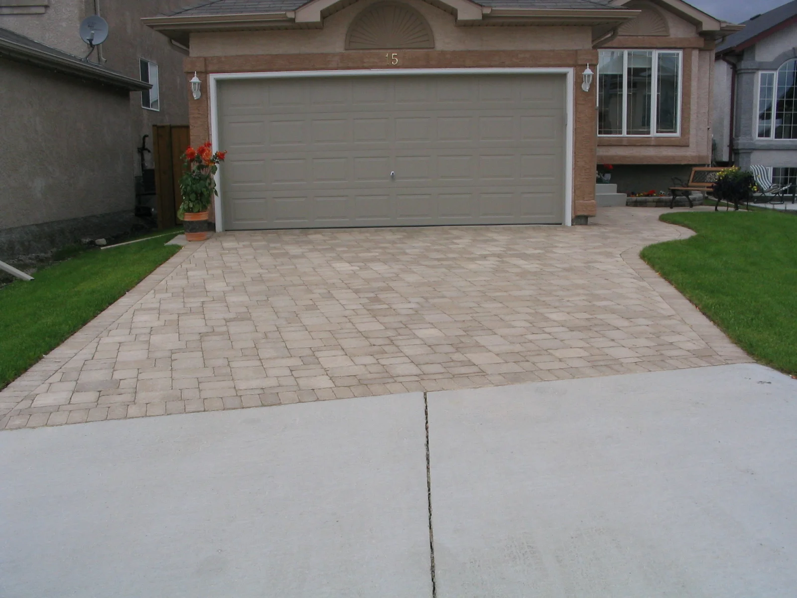 buff  roman driveway.JPG