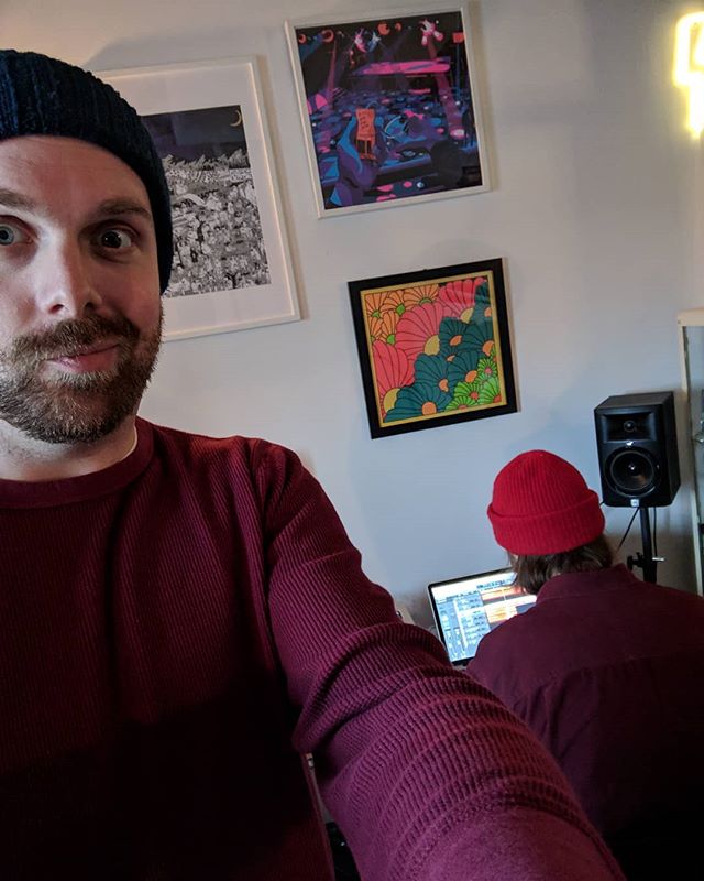 Only thing we couldn't agree on was beanie color... #fbf to hanging with @lt_wade during a drumming session 🥁
.
.
.
#recordingstudio #producer #music #studio #studioflow #studiosession #workfame #studiolife #newmusic #drums #singer #songwriter #soun